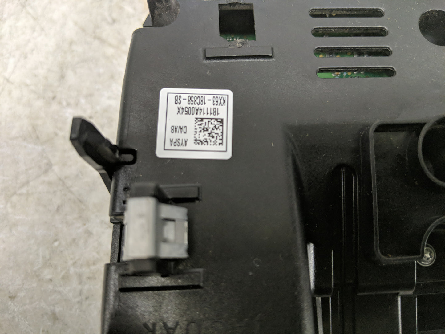 2019 Jaguar Xe Climate Control Module Temperature AC/Heater Replacement P/N:KX63-18C858-SB Fits Fits 2020 OEM Used Auto Part