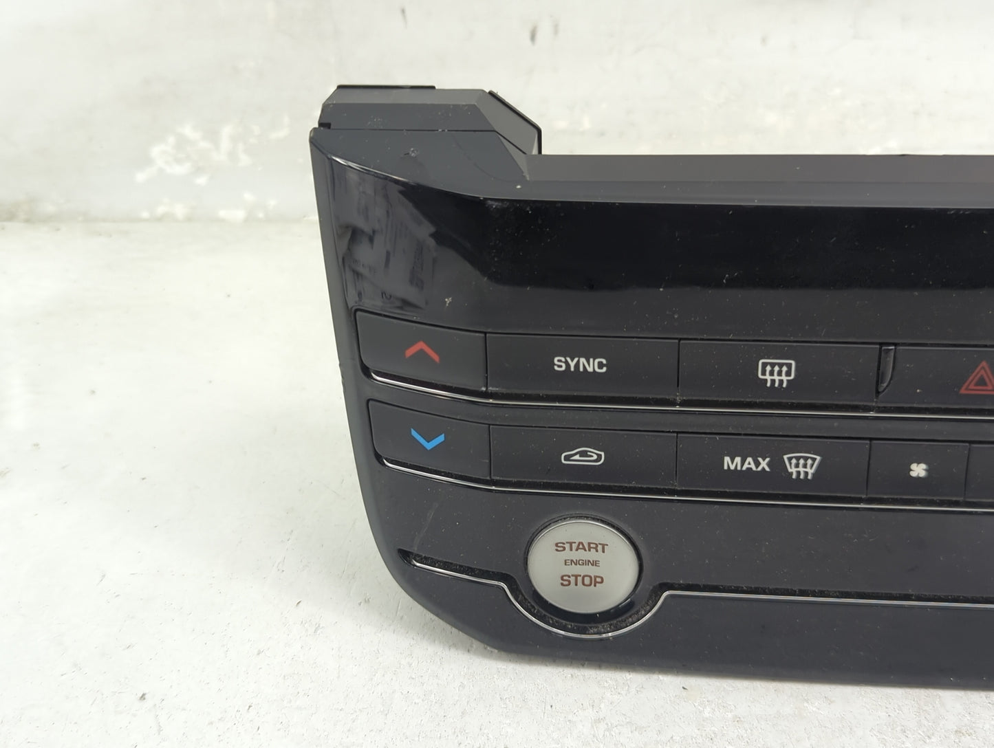 2019 Jaguar Xe Climate Control Module Temperature AC/Heater Replacement P/N:KX63-18C858-LB Fits OEM Used Auto Parts - Oemuse