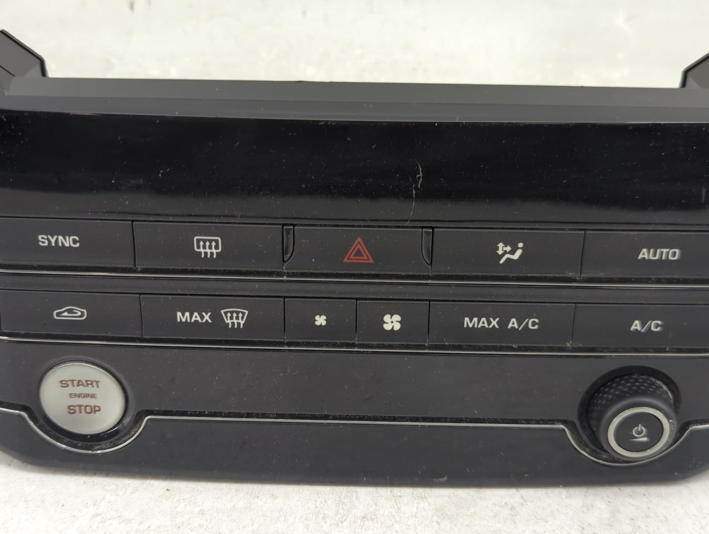 2019 Jaguar Xe Climate Control Module Temperature AC/Heater Replacement P/N:KX63-18C858-LB Fits OEM Used Auto Parts - Oemuse