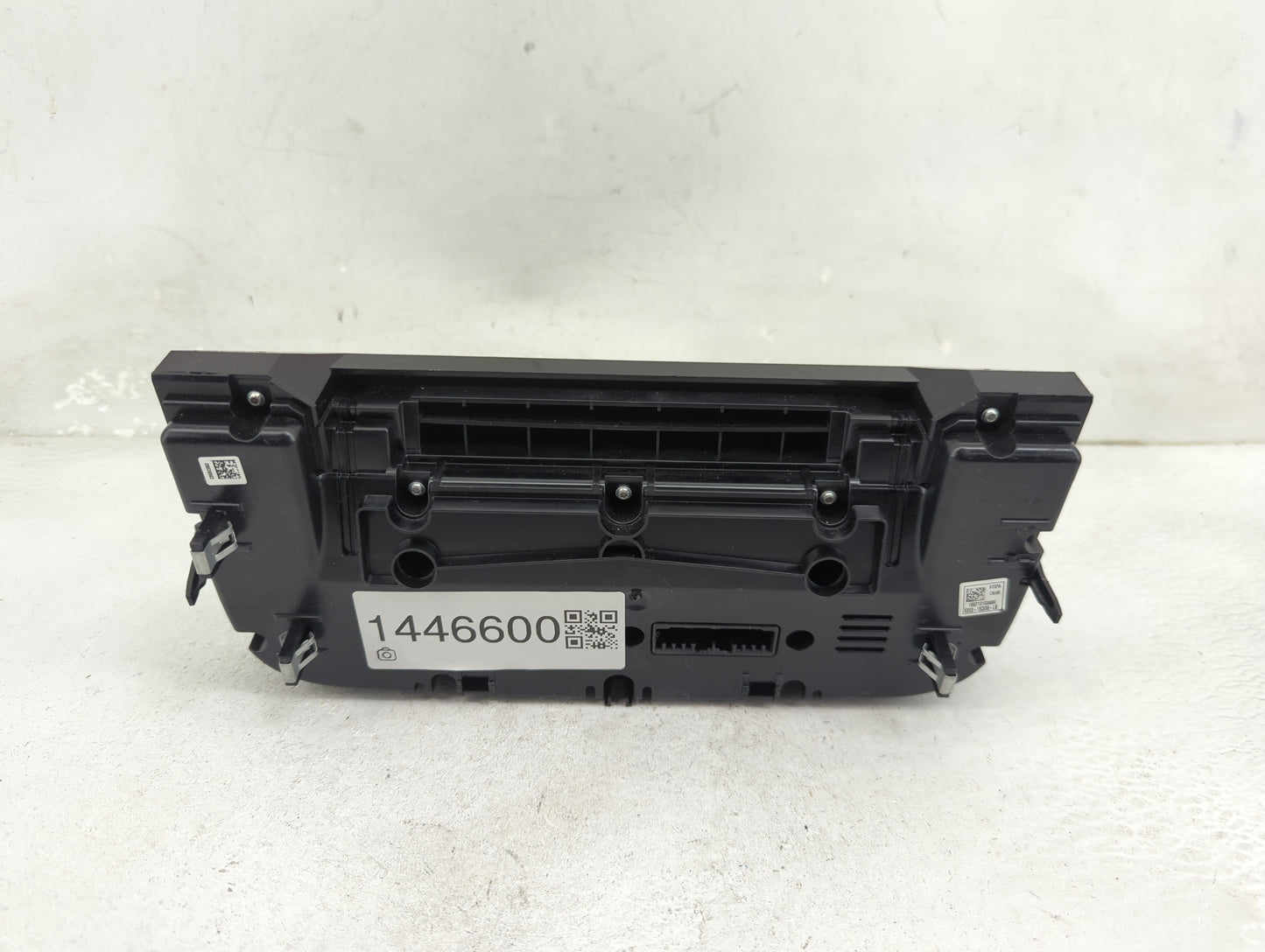 2019 Jaguar Xe Climate Control Module Temperature AC/Heater Replacement P/N:KX63-18C858-LB Fits OEM Used Auto Parts - Oemuse