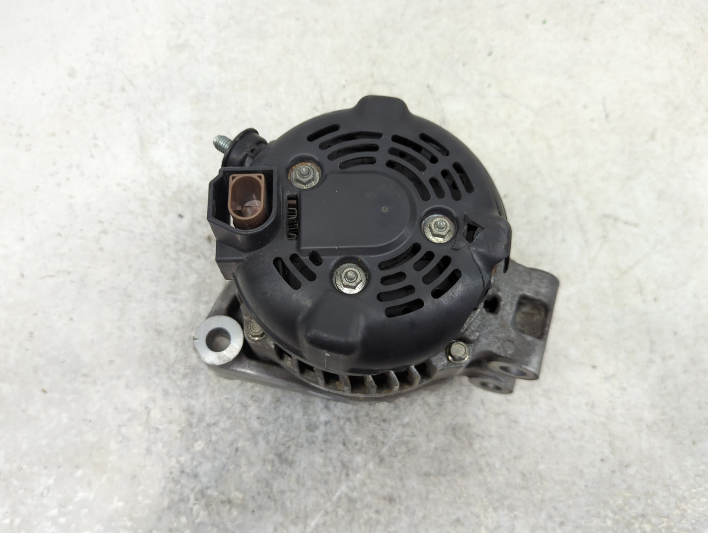 2019 Jaguar Xf Alternator Replacement Generator Charging Assembly Engine OEM P/N:104210-5363 Fits OEM Used Auto Parts - Oemu