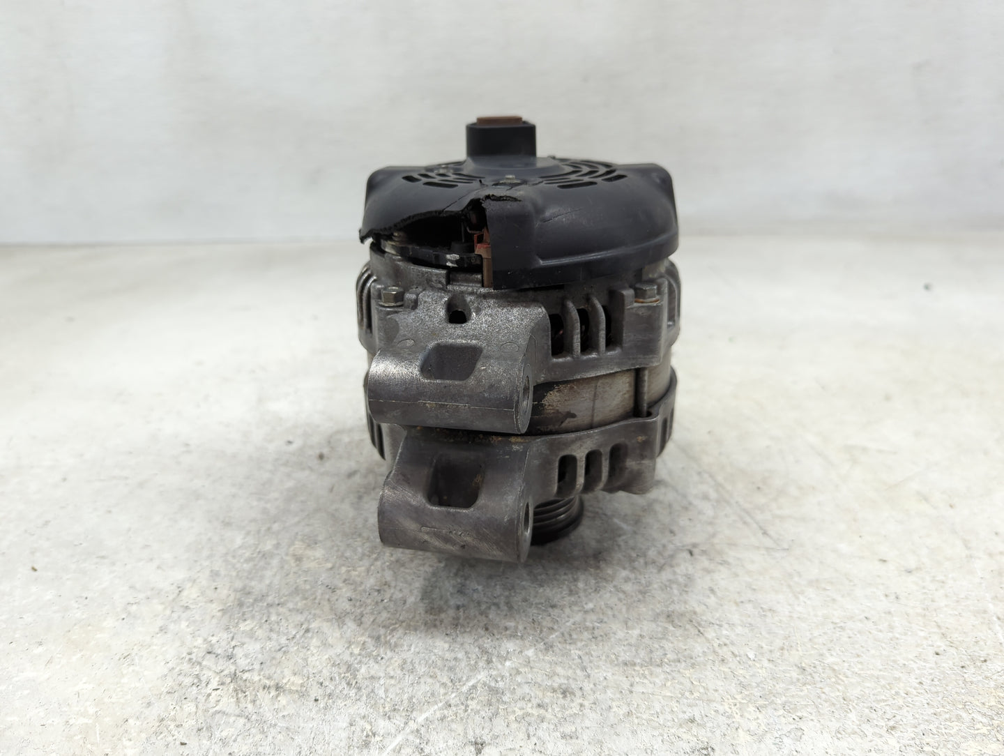 2019 Jaguar Xf Alternator Replacement Generator Charging Assembly Engine OEM P/N:104210-5363 Fits OEM Used Auto Parts - Oemu
