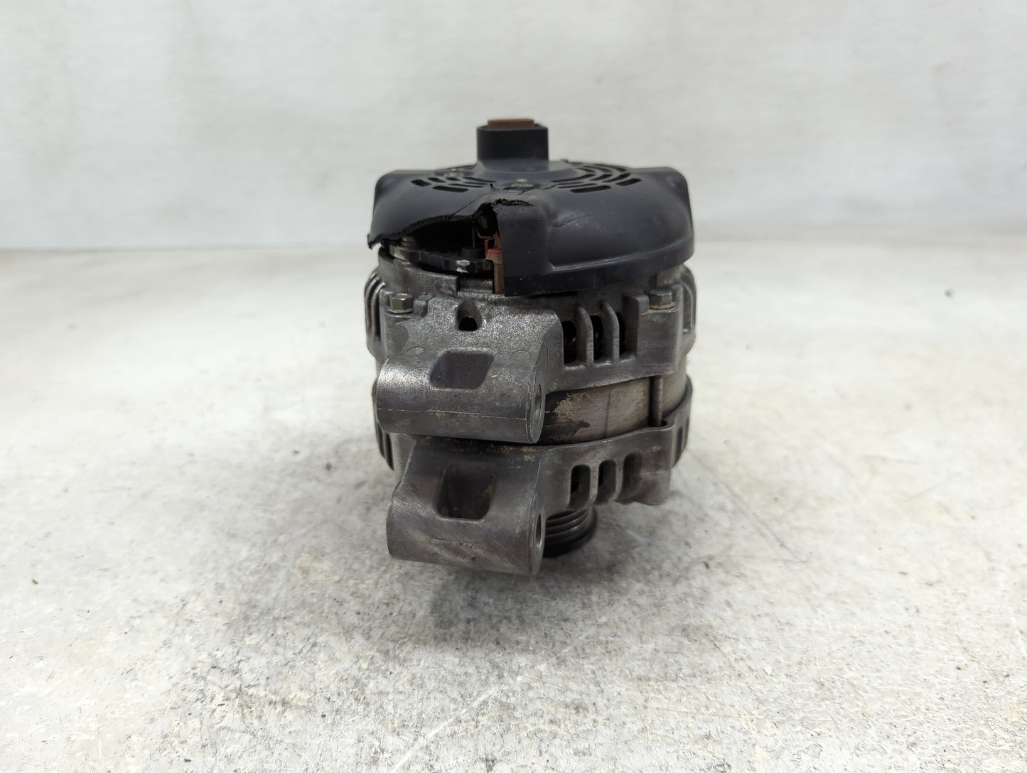2019 Jaguar Xf Alternator Replacement Generator Charging Assembly Engine OEM P/N:104210-5363 Fits OEM Used Auto Parts - Oemu