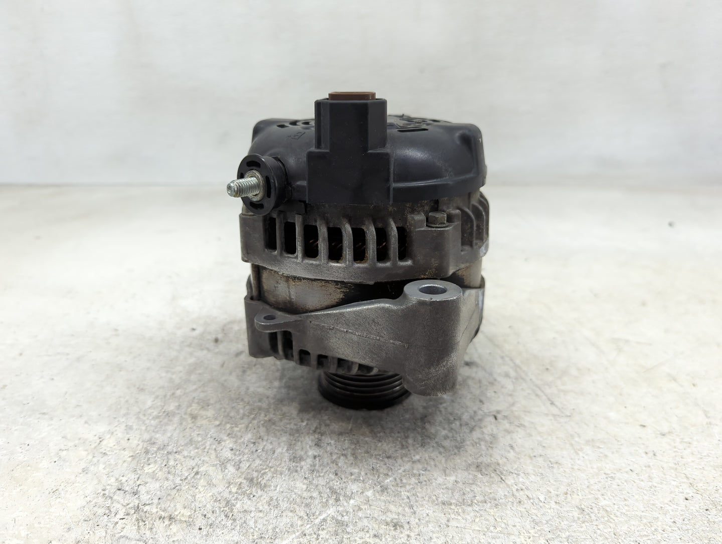 2019 Jaguar Xf Alternator Replacement Generator Charging Assembly Engine OEM P/N:104210-5363 Fits OEM Used Auto Parts - Oemu