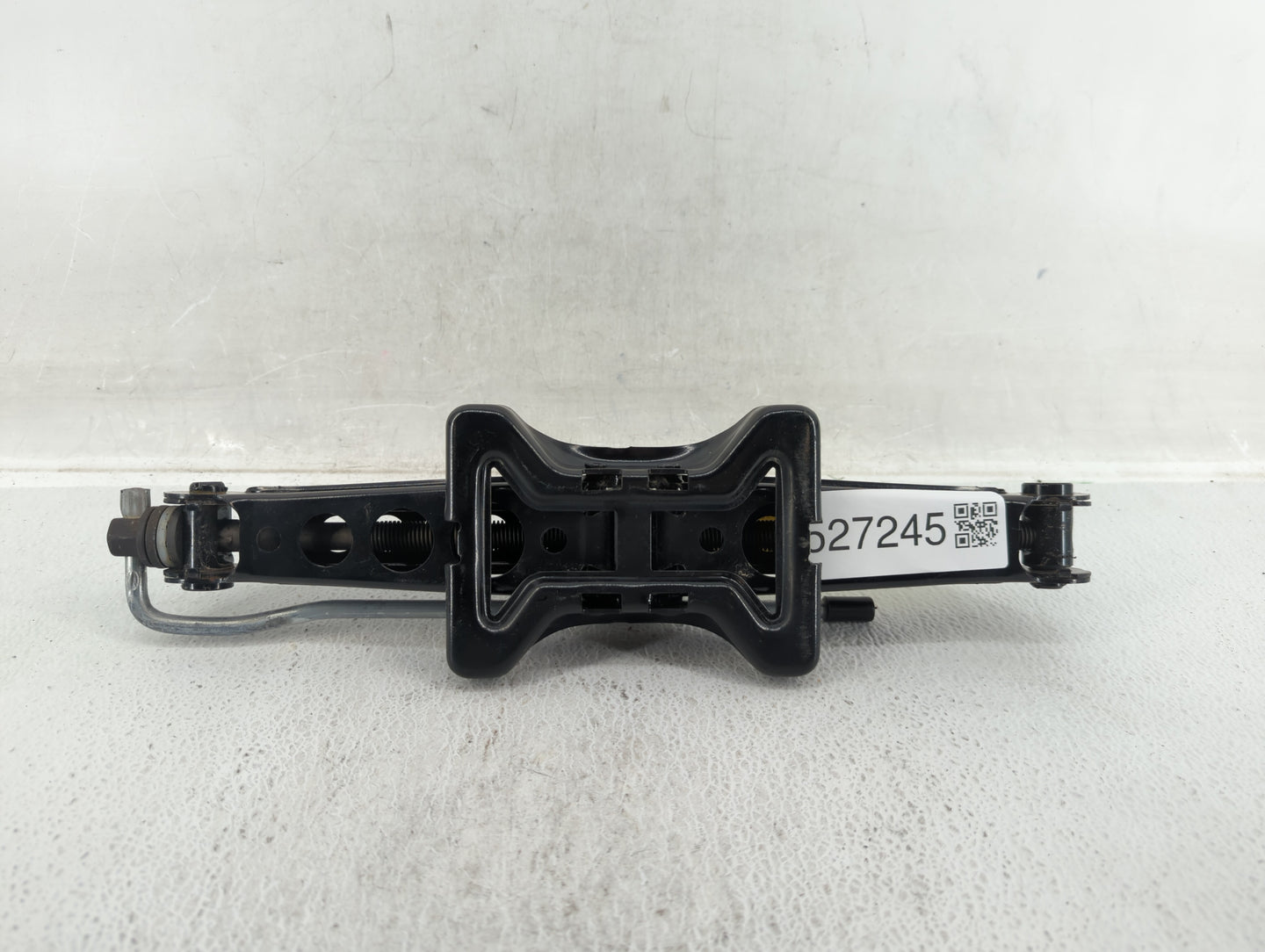 2019 Jaguar Xf Spare Scissor Car Jack 527245 - Oemusedautoparts1.com