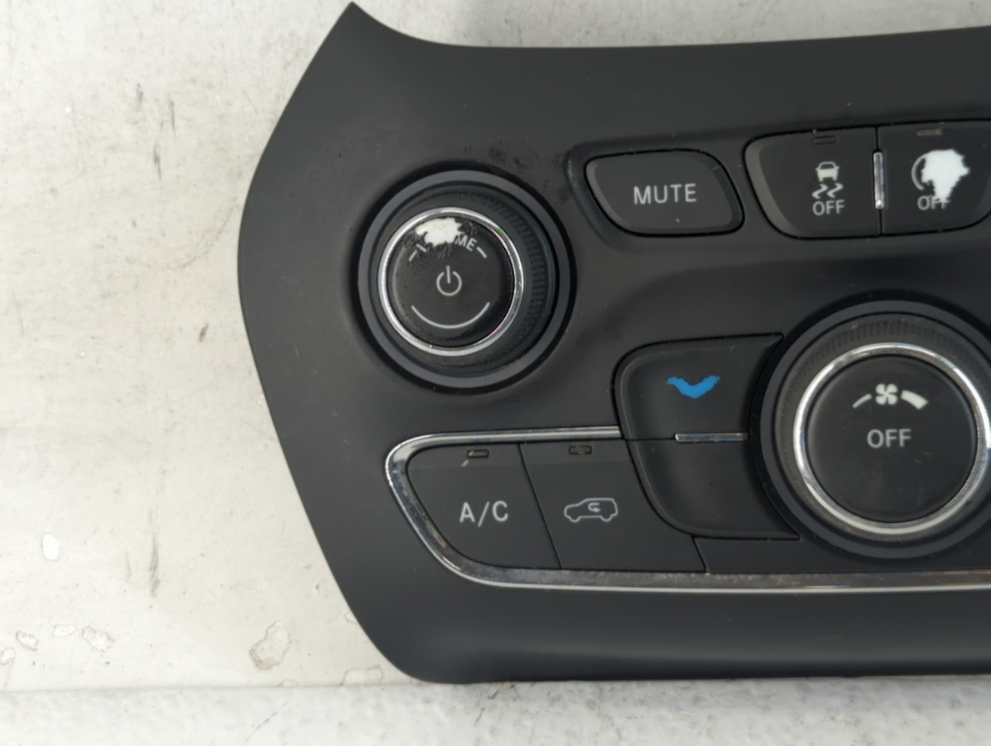 2019-2022 Jeep Cherokee Climate Control Module Temperature AC/Heater Replacement P/N:68285938AB Fits Fits 2019 2020 2021 202