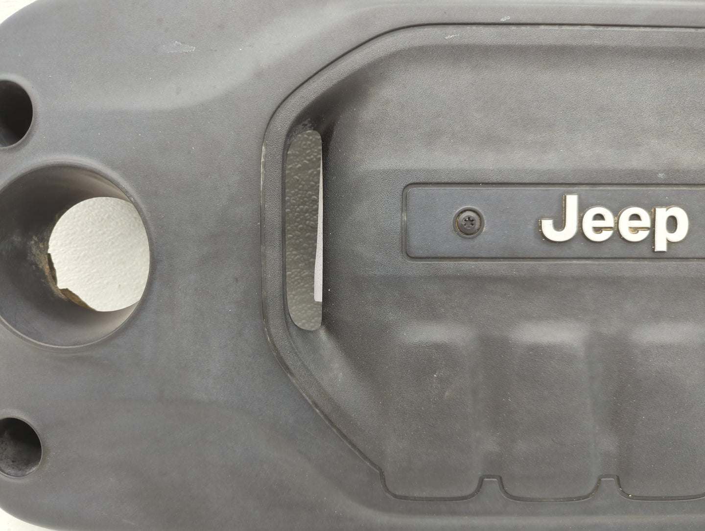 2019 Jeep Cherokee Engine Cover - Oemusedautoparts1.com