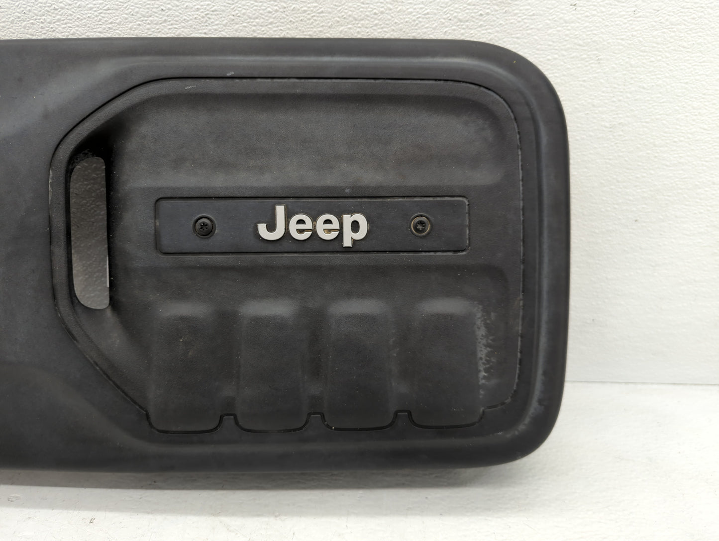 2019 Jeep Cherokee Engine Cover - Oemusedautoparts1.com