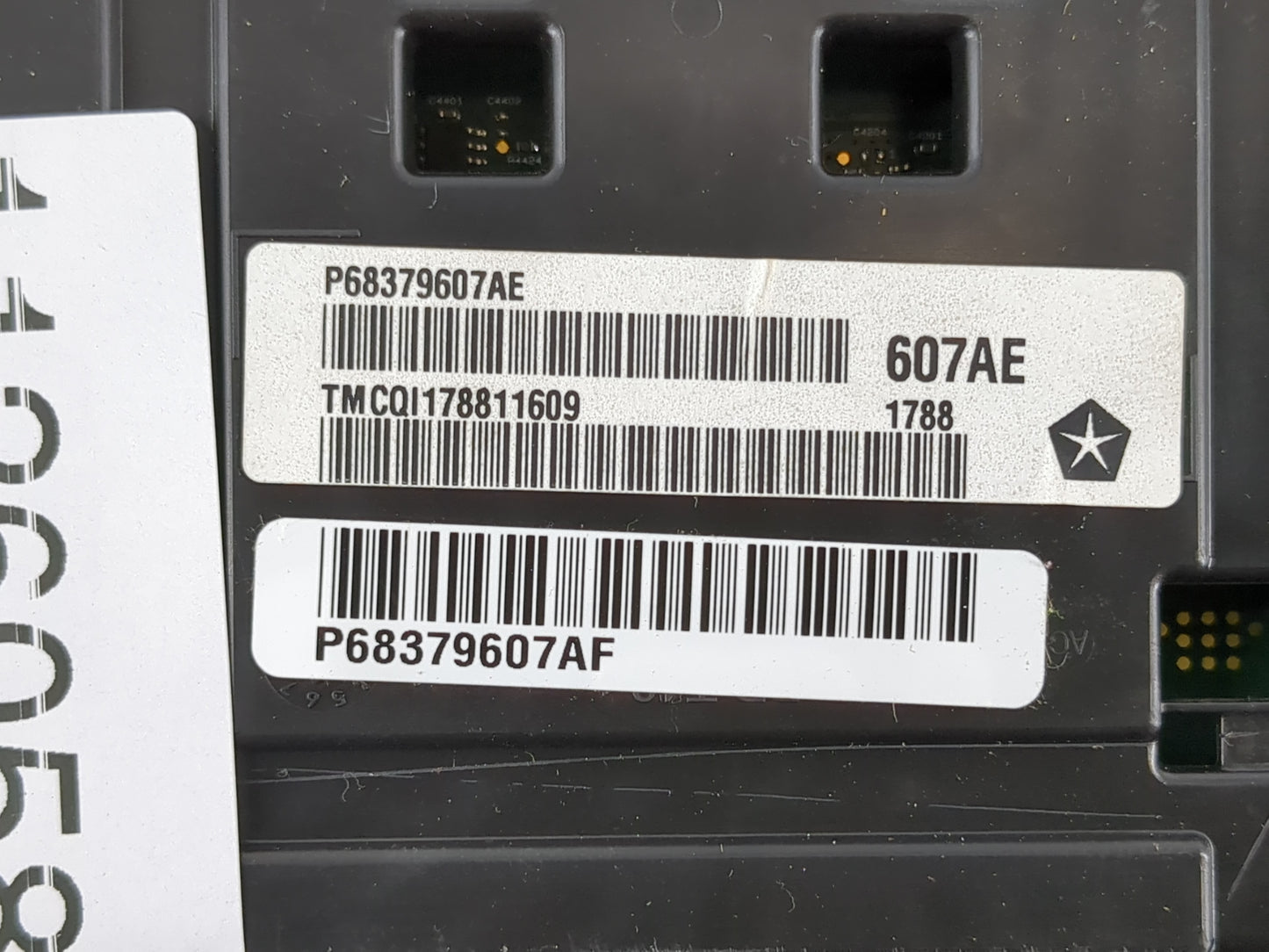 2019 Jeep Cherokee Instrument Cluster Speedometer Gauges P/N:P68379607AE Fits OEM Used Auto Parts - Oemusedautoparts1.com