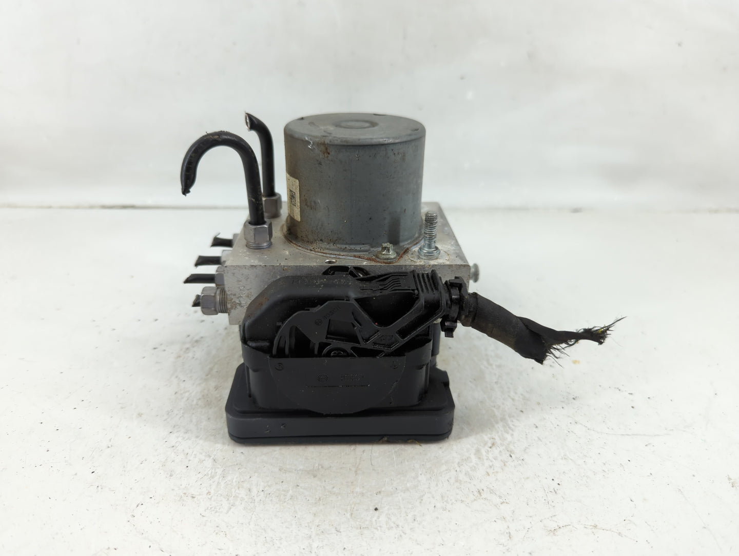 2019 Jeep Cherokee ABS Pump Control Module Replacement P/N:P68287910AF Fits OEM Used Auto Parts - Oemusedautoparts1.com
