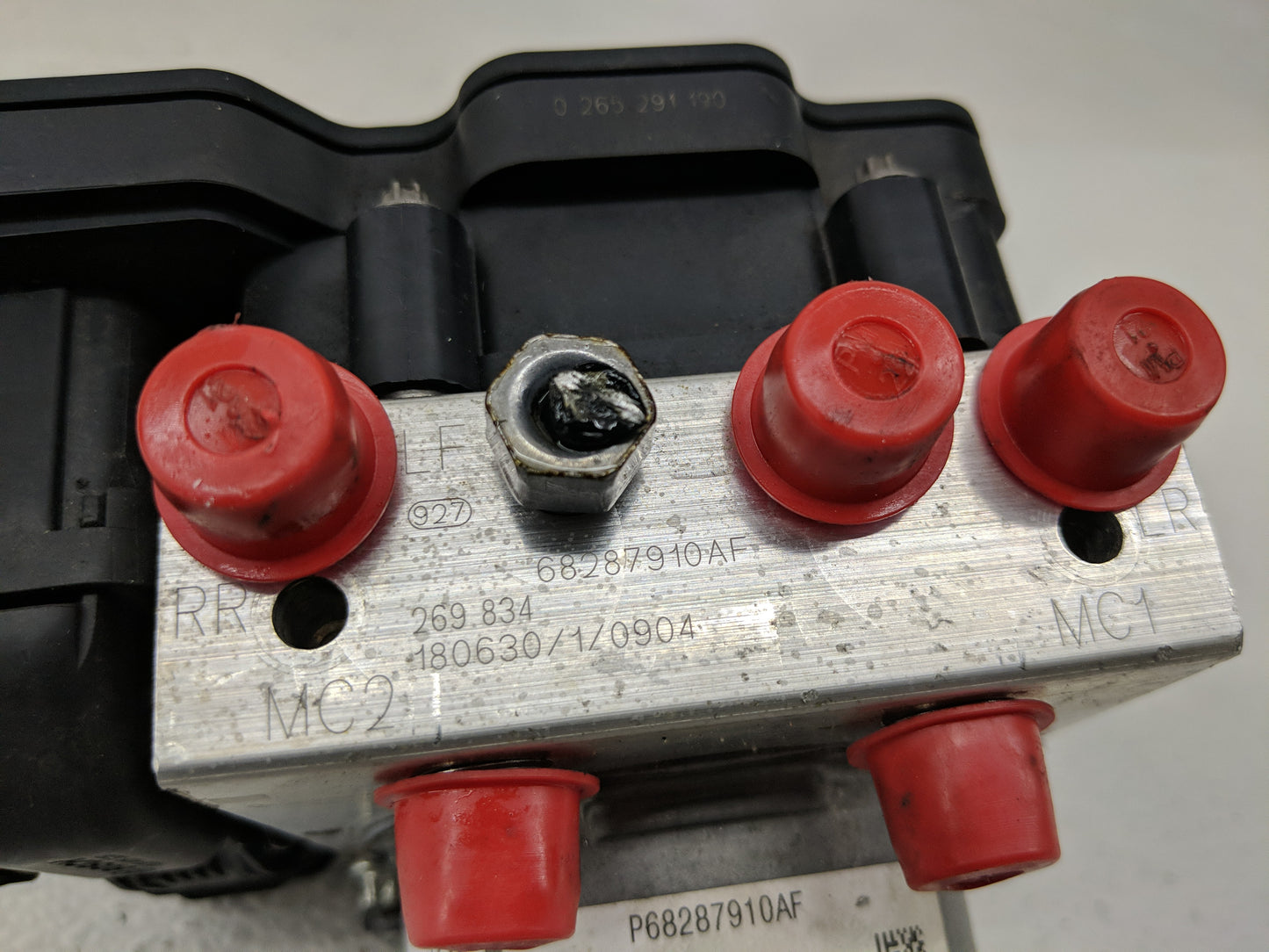 2019 Jeep Cherokee ABS Pump Control Module Replacement P/N:P68287910AF Fits OEM Used Auto Parts - Oemusedautoparts1.com