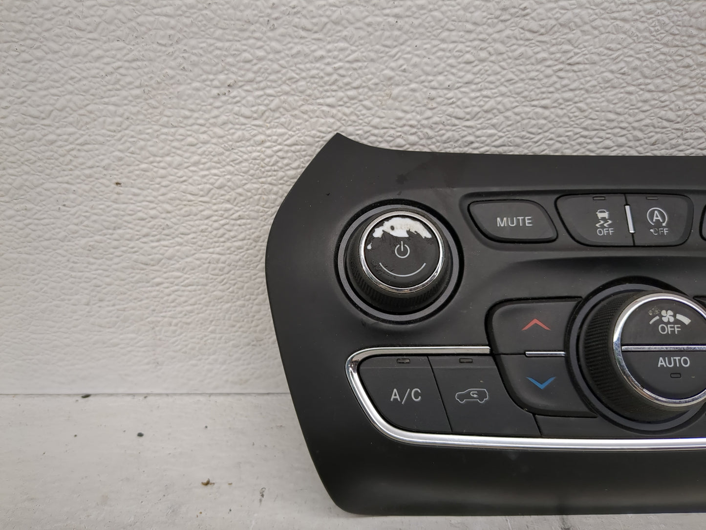 2019-2022 Jeep Cherokee Climate Control Module Temperature AC/Heater Replacement P/N:68285942AD Fits Fits 2019 2020 2021 202