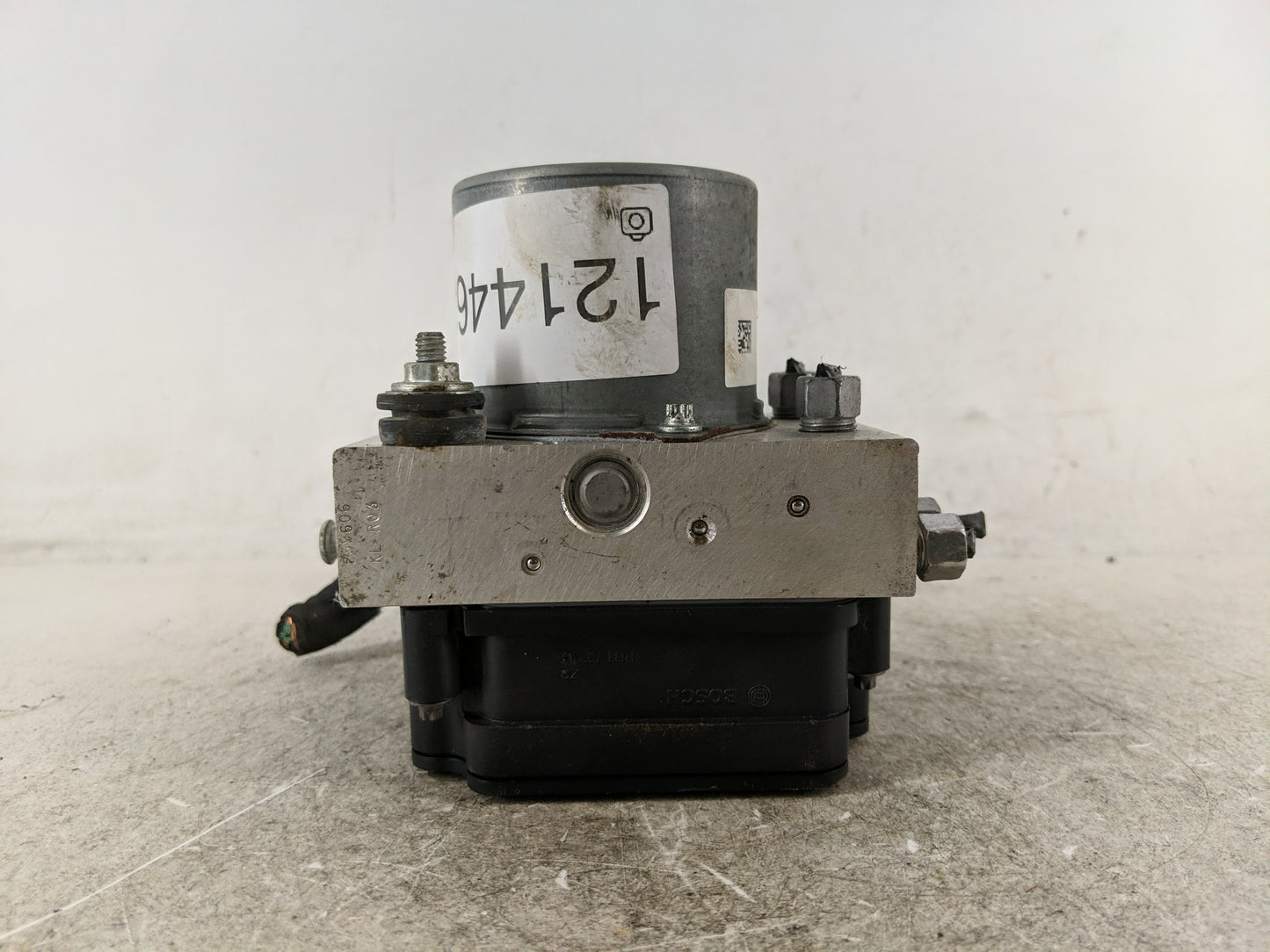 2019 Jeep Cherokee ABS Pump Control Module Replacement P/N:P68287910AE Fits OEM Used Auto Parts - Oemusedautoparts1.com