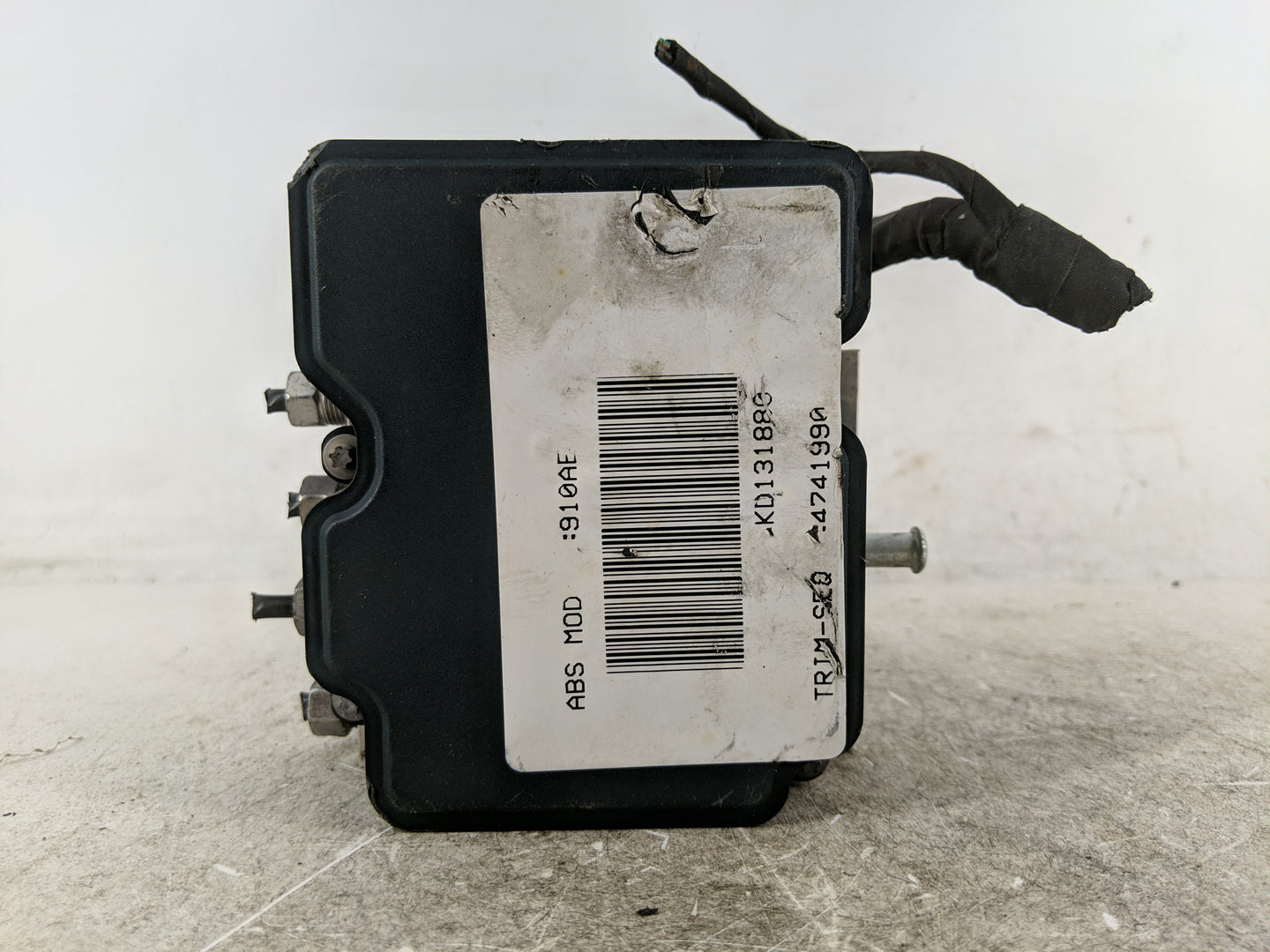 2019 Jeep Cherokee ABS Pump Control Module Replacement P/N:P68287910AE Fits OEM Used Auto Parts - Oemusedautoparts1.com