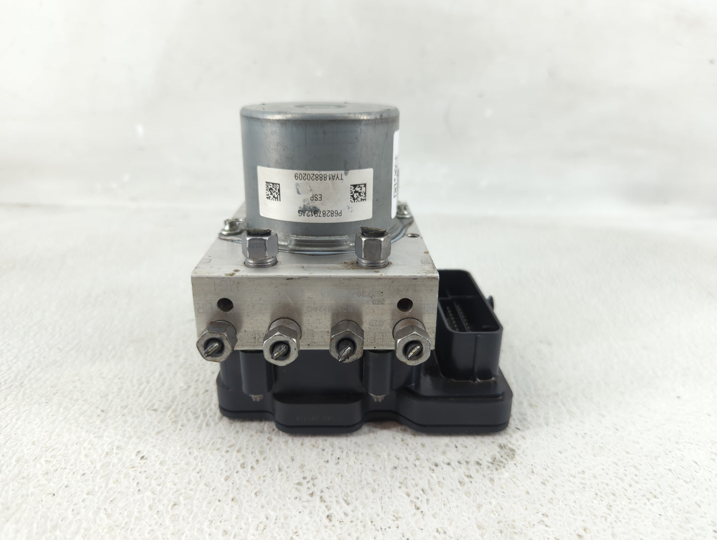 2019 Jeep Cherokee ABS Pump Control Module Replacement P/N:P68287912AG Fits OEM Used Auto Parts - Oemusedautoparts1.com