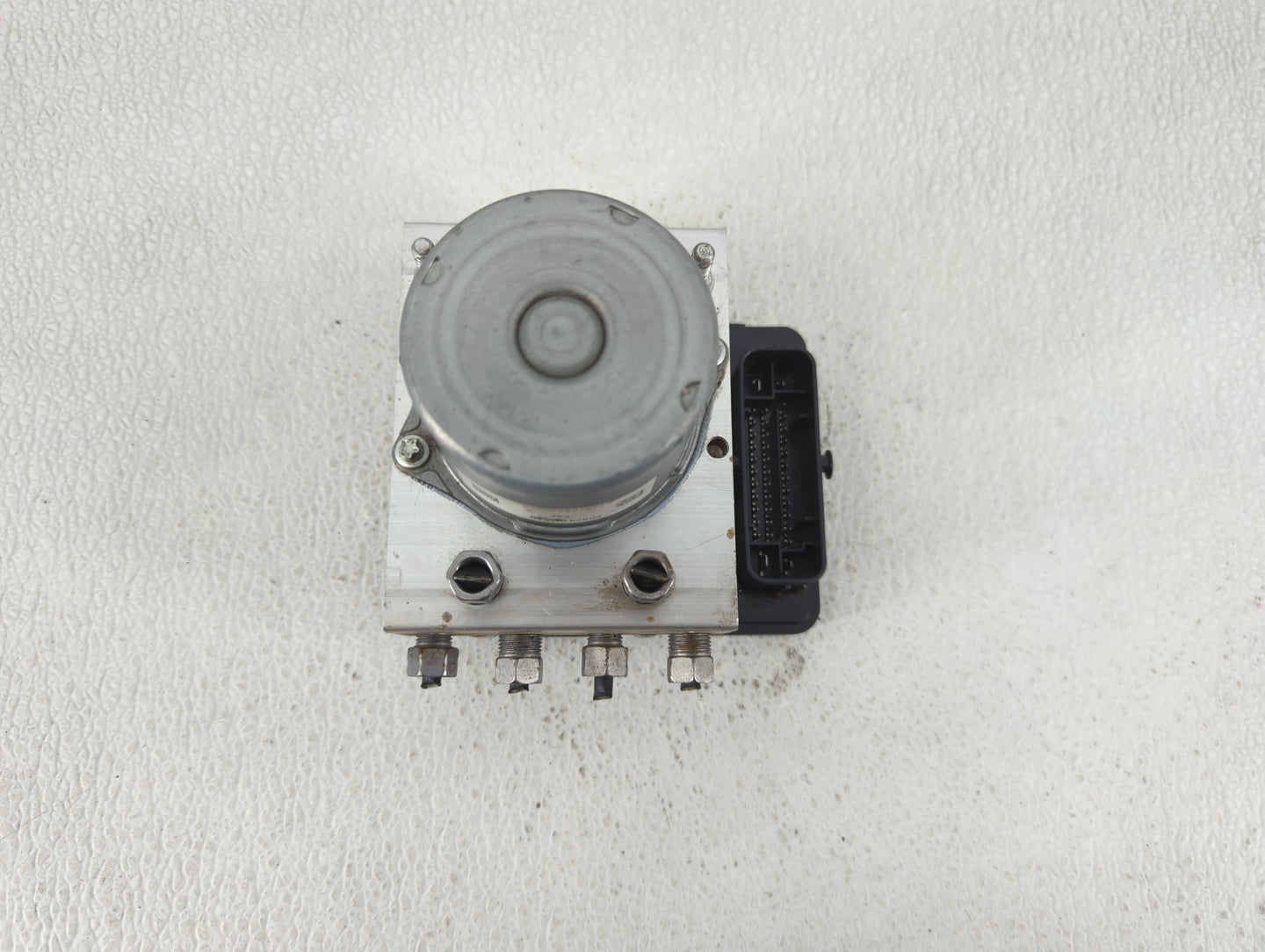 2019 Jeep Cherokee ABS Pump Control Module Replacement P/N:P68287912AG Fits OEM Used Auto Parts - Oemusedautoparts1.com
