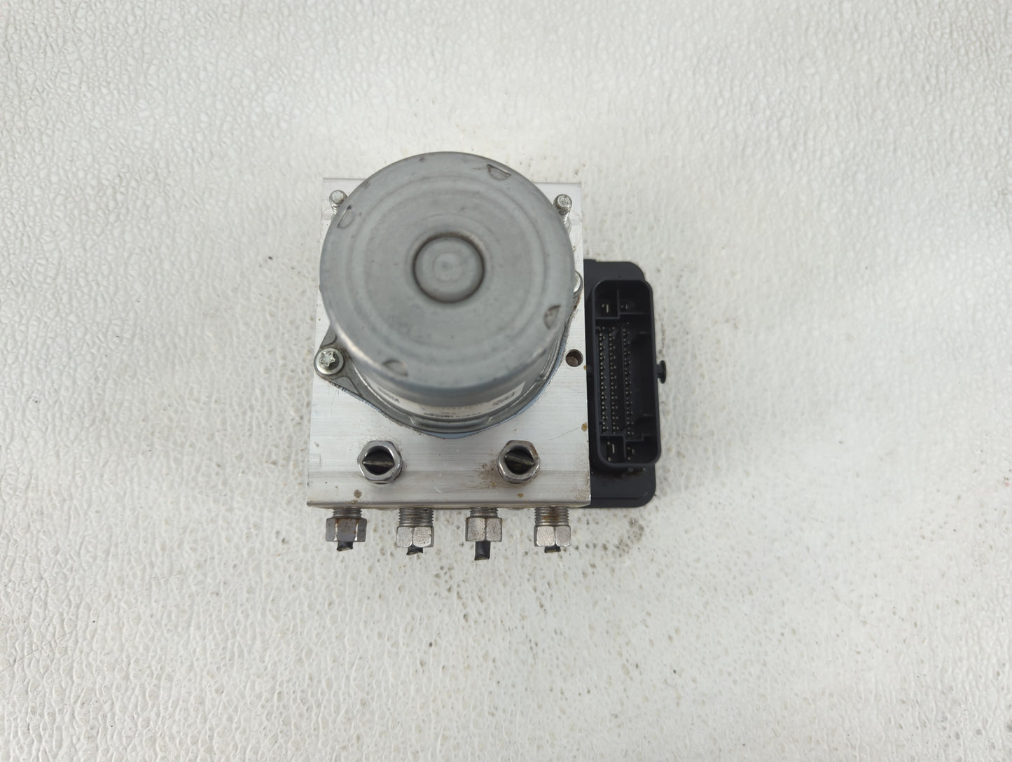 2019 Jeep Cherokee ABS Pump Control Module Replacement P/N:P68287912AG Fits OEM Used Auto Parts - Oemusedautoparts1.com