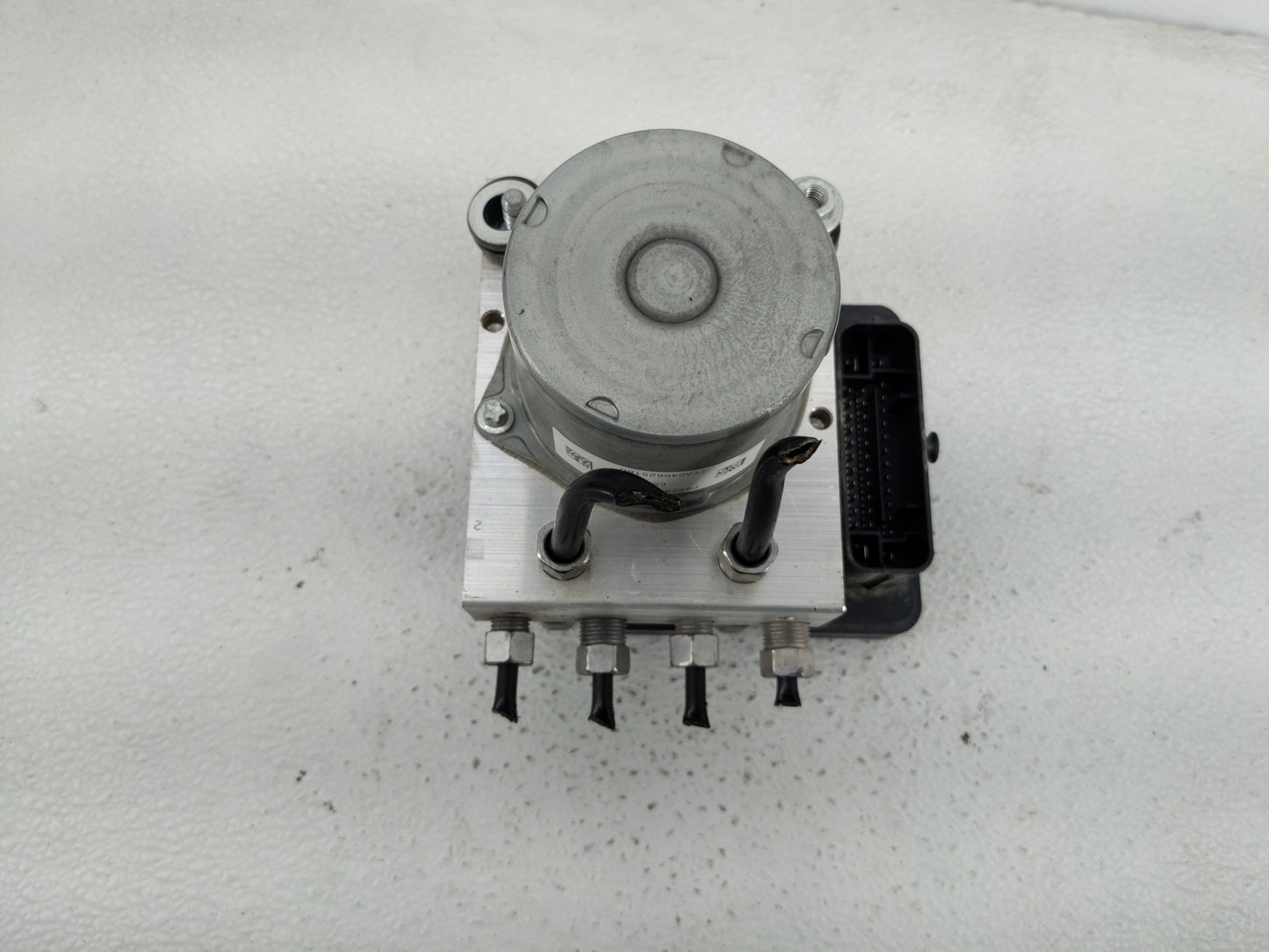 2019 Jeep Cherokee ABS Pump Control Module Replacement P/N:P68293541AB Fits OEM Used Auto Parts - Oemusedautoparts1.com