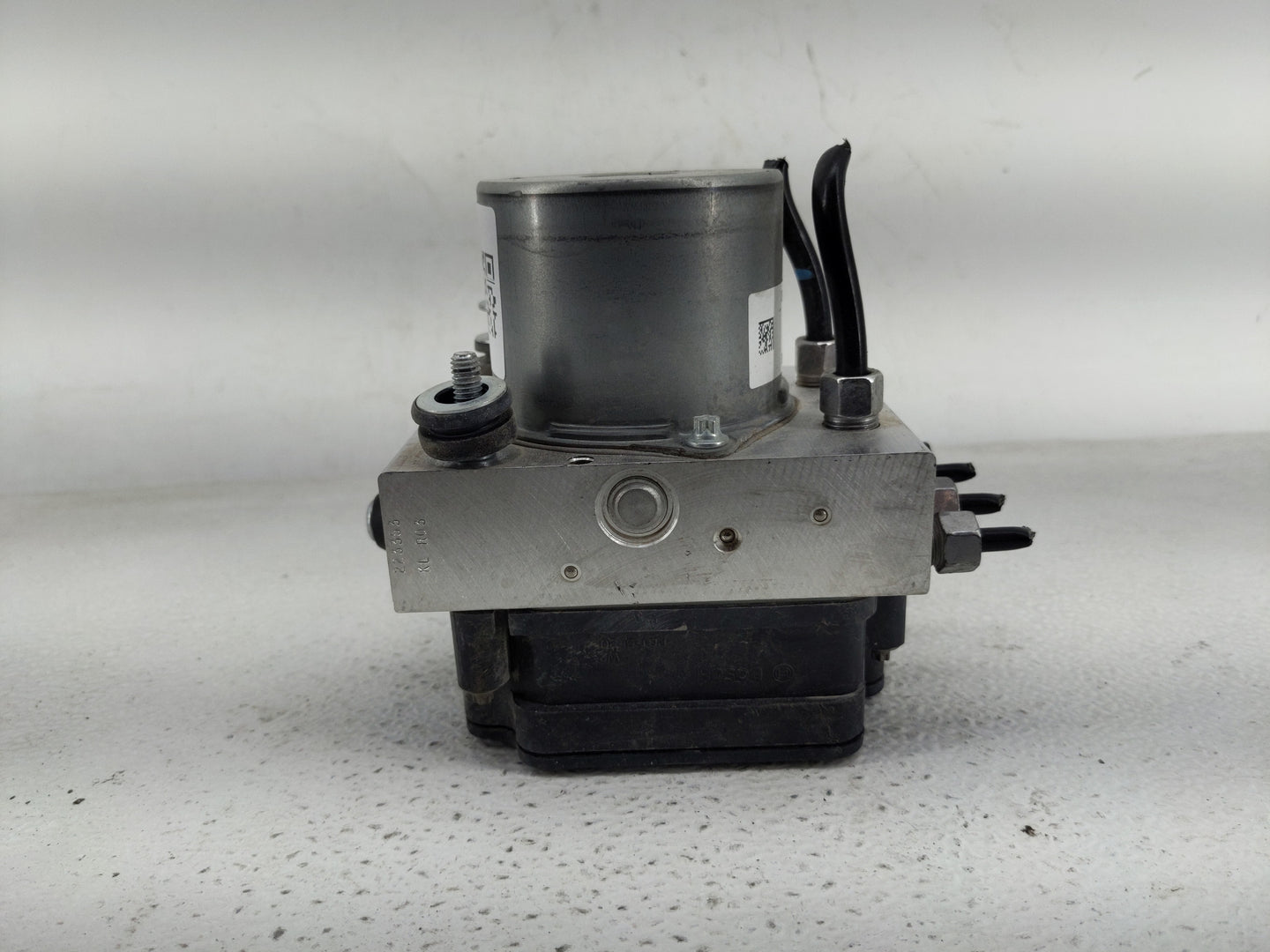 2019 Jeep Cherokee ABS Pump Control Module Replacement P/N:P68293541AB Fits OEM Used Auto Parts - Oemusedautoparts1.com