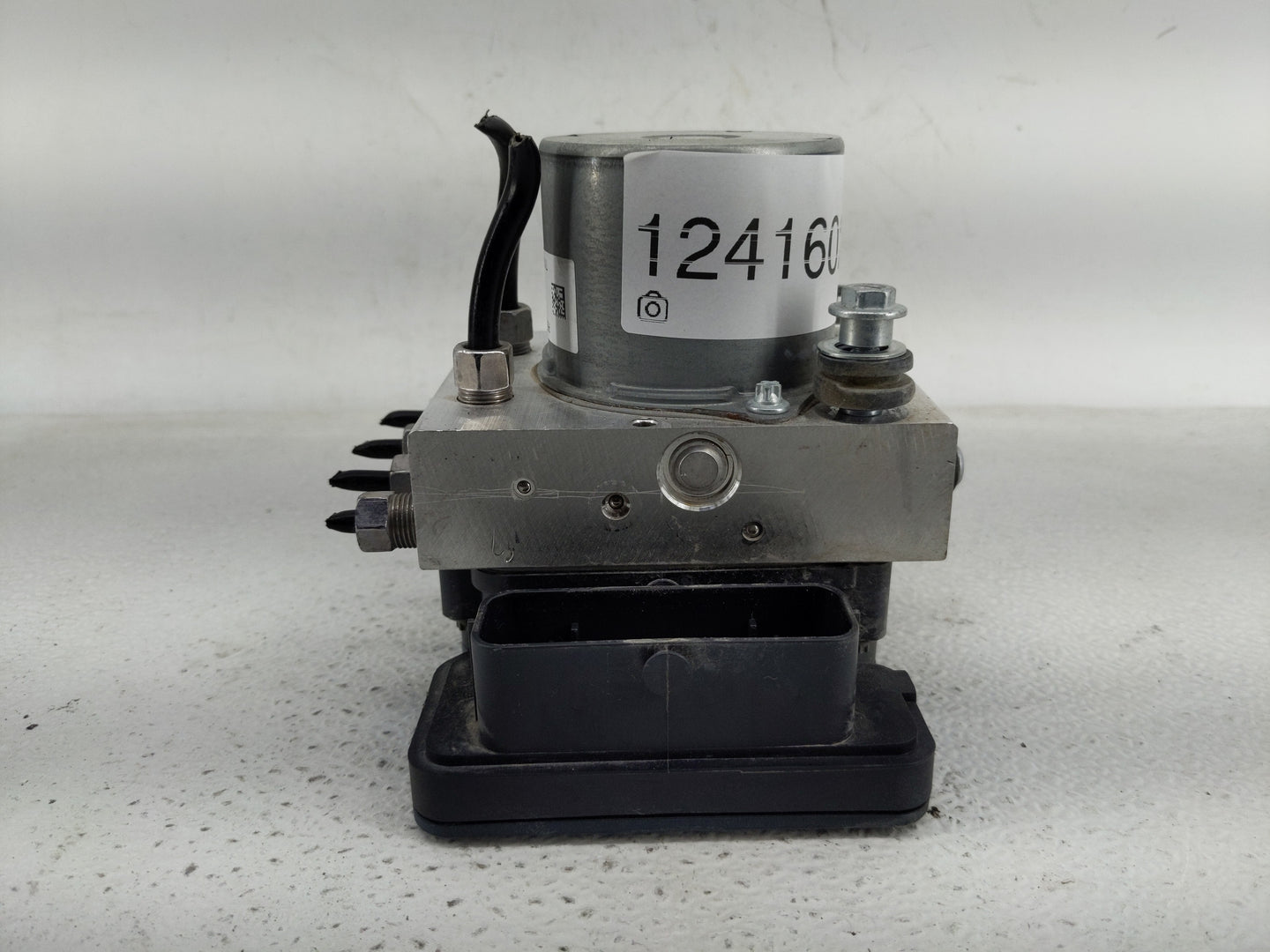 2019 Jeep Cherokee ABS Pump Control Module Replacement P/N:P68293541AB Fits OEM Used Auto Parts - Oemusedautoparts1.com