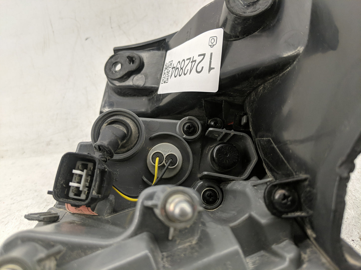 2019 Jeep Cherokee Tail Light Assembly Driver Left OEM Fits OEM Used Auto Parts - Oemusedautoparts1.com