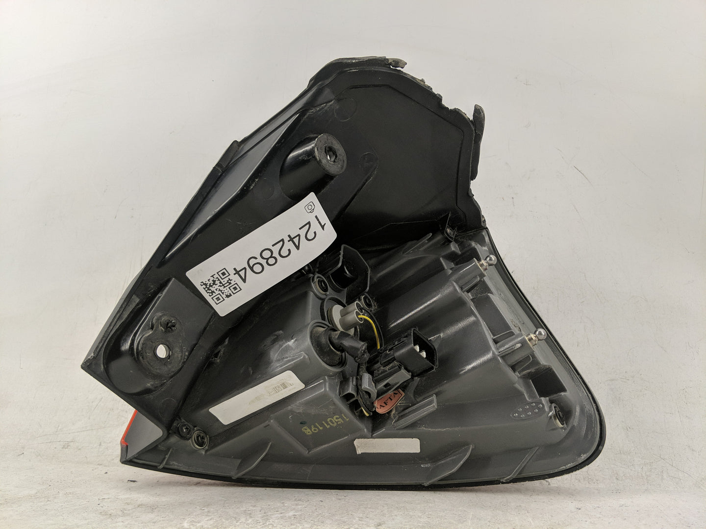 2019 Jeep Cherokee Tail Light Assembly Driver Left OEM Fits OEM Used Auto Parts - Oemusedautoparts1.com