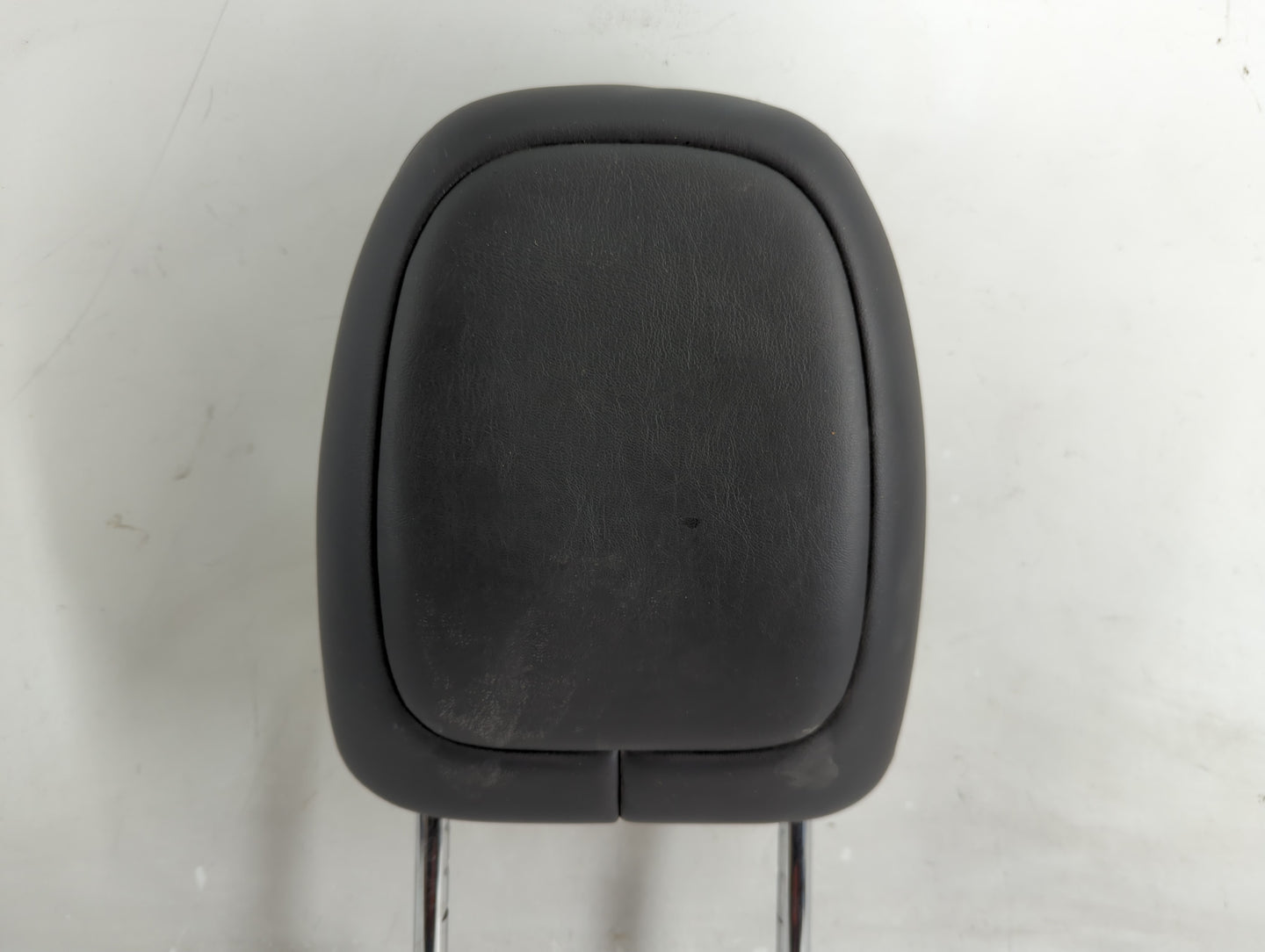 2019 Jeep Cherokee Headrest Head Rest Rear Seat Fits OEM Used Auto Parts - Oemusedautoparts1.com