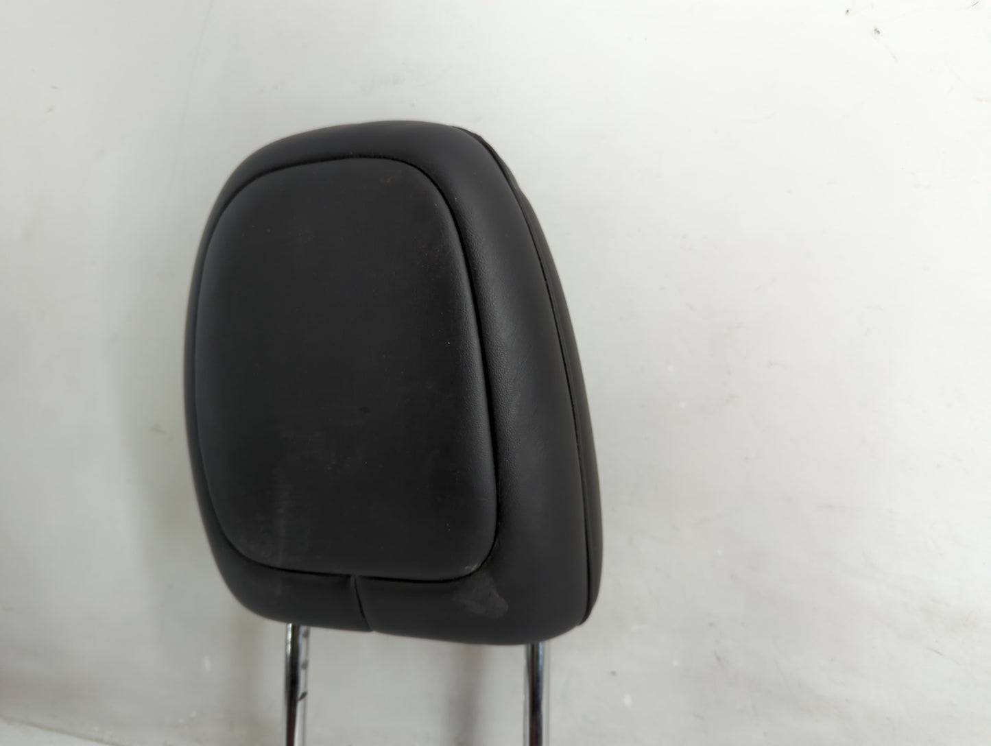 2019 Jeep Cherokee Headrest Head Rest Rear Seat Fits OEM Used Auto Parts - Oemusedautoparts1.com