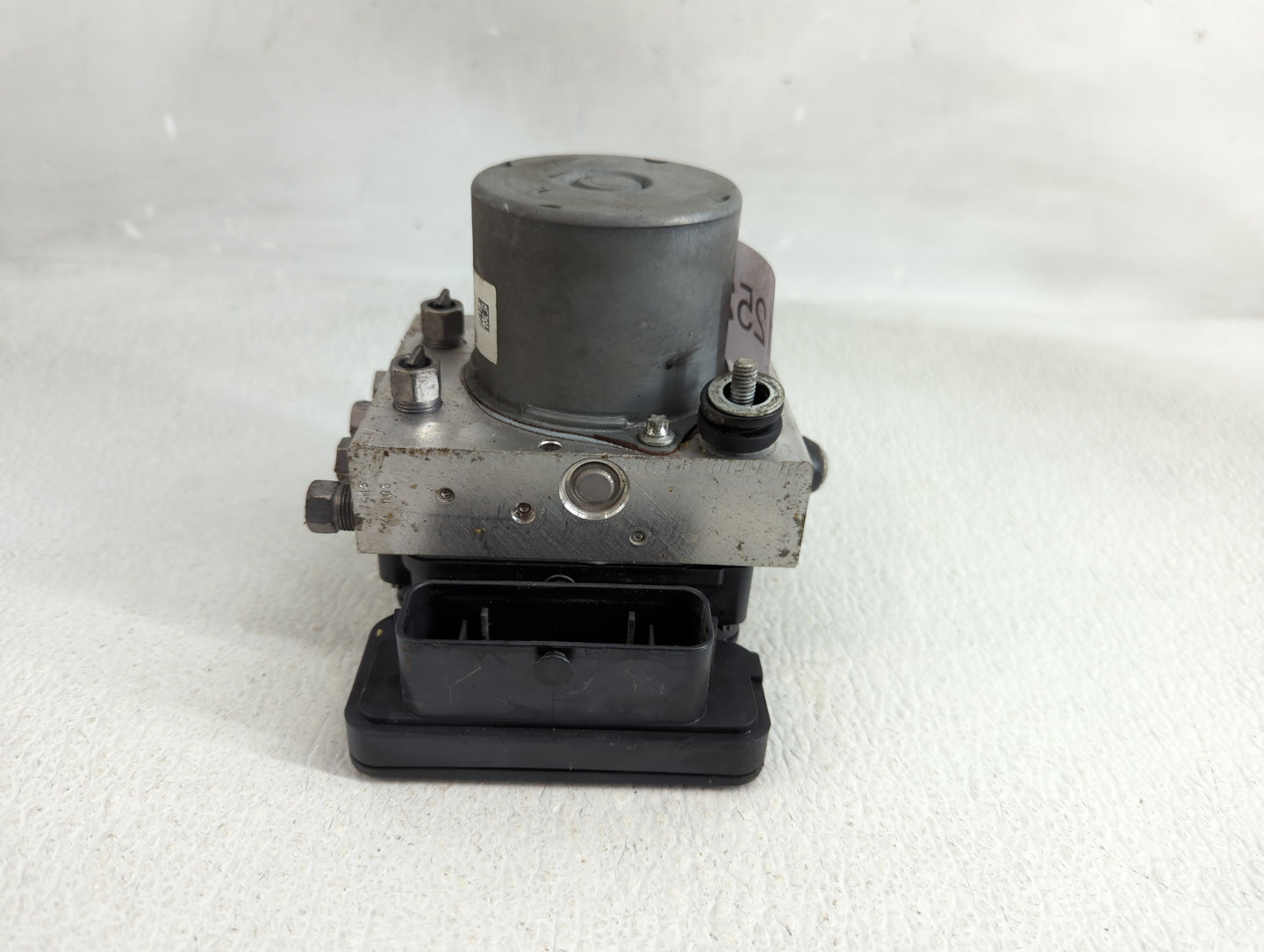 2019 Jeep Cherokee ABS Pump Control Module Replacement P/N:P68287910AF Fits OEM Used Auto Parts - Oemusedautoparts1.com