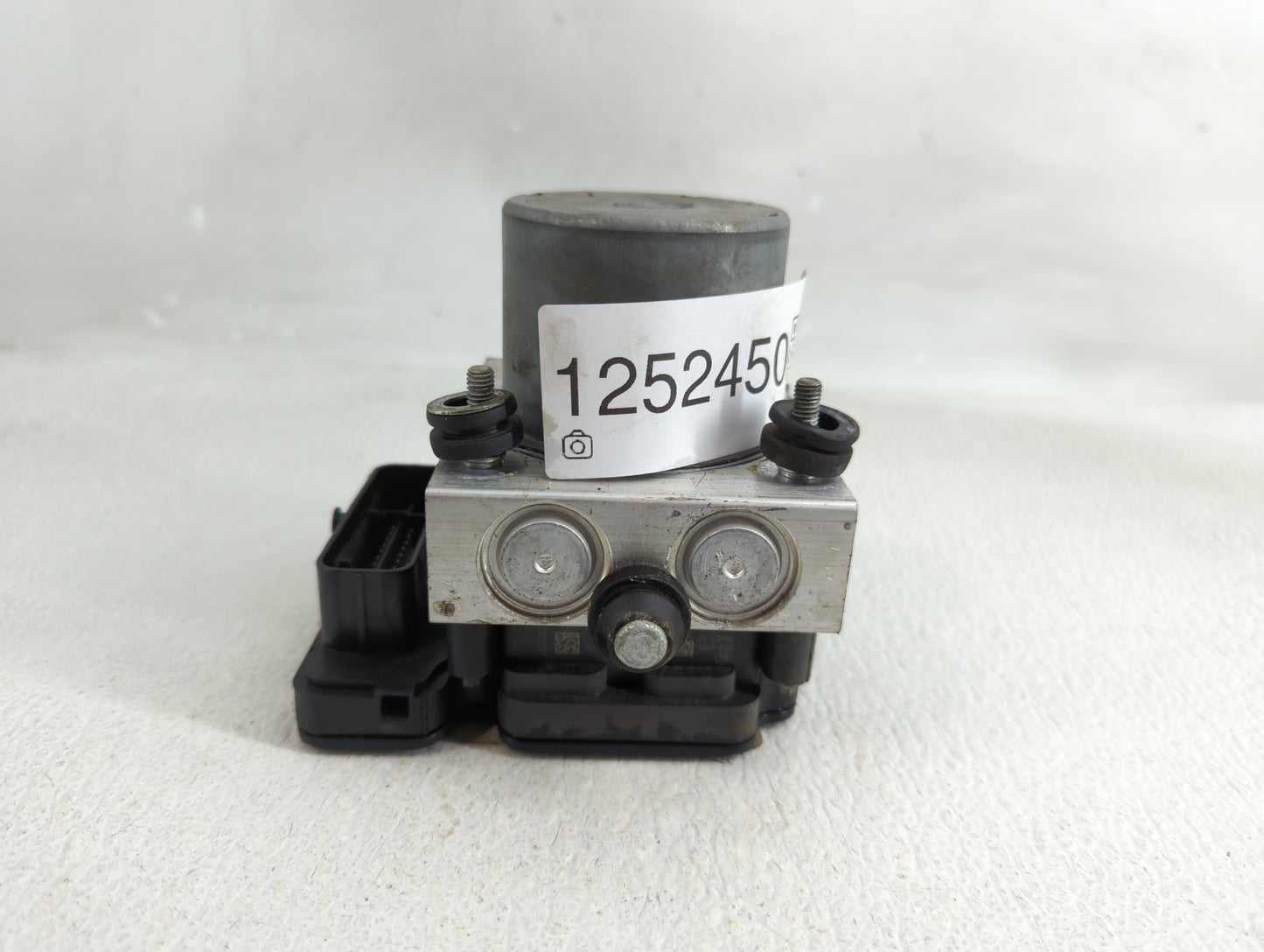 2019 Jeep Cherokee ABS Pump Control Module Replacement P/N:P68287910AF Fits OEM Used Auto Parts - Oemusedautoparts1.com