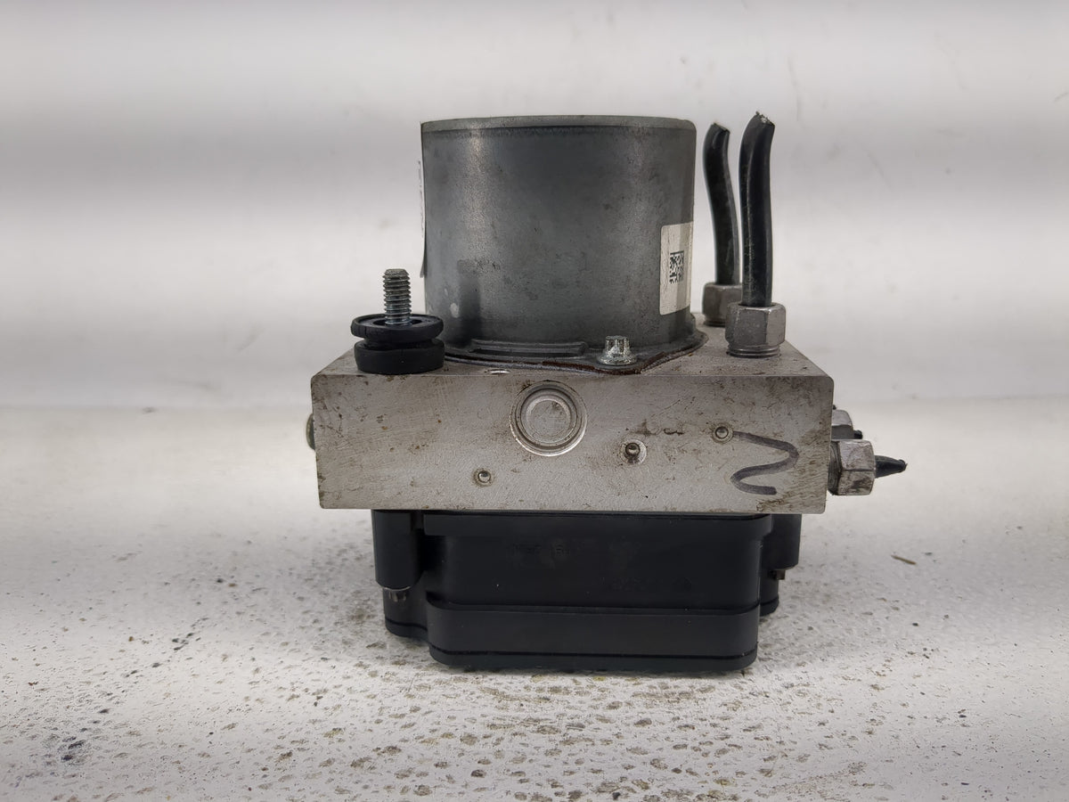 2019 Jeep Cherokee Anti-Lock Brake ABS Pump Module Actuator OEM P/N:68293541AB Fits OEM Used Auto Parts - Oemusedautoparts1.