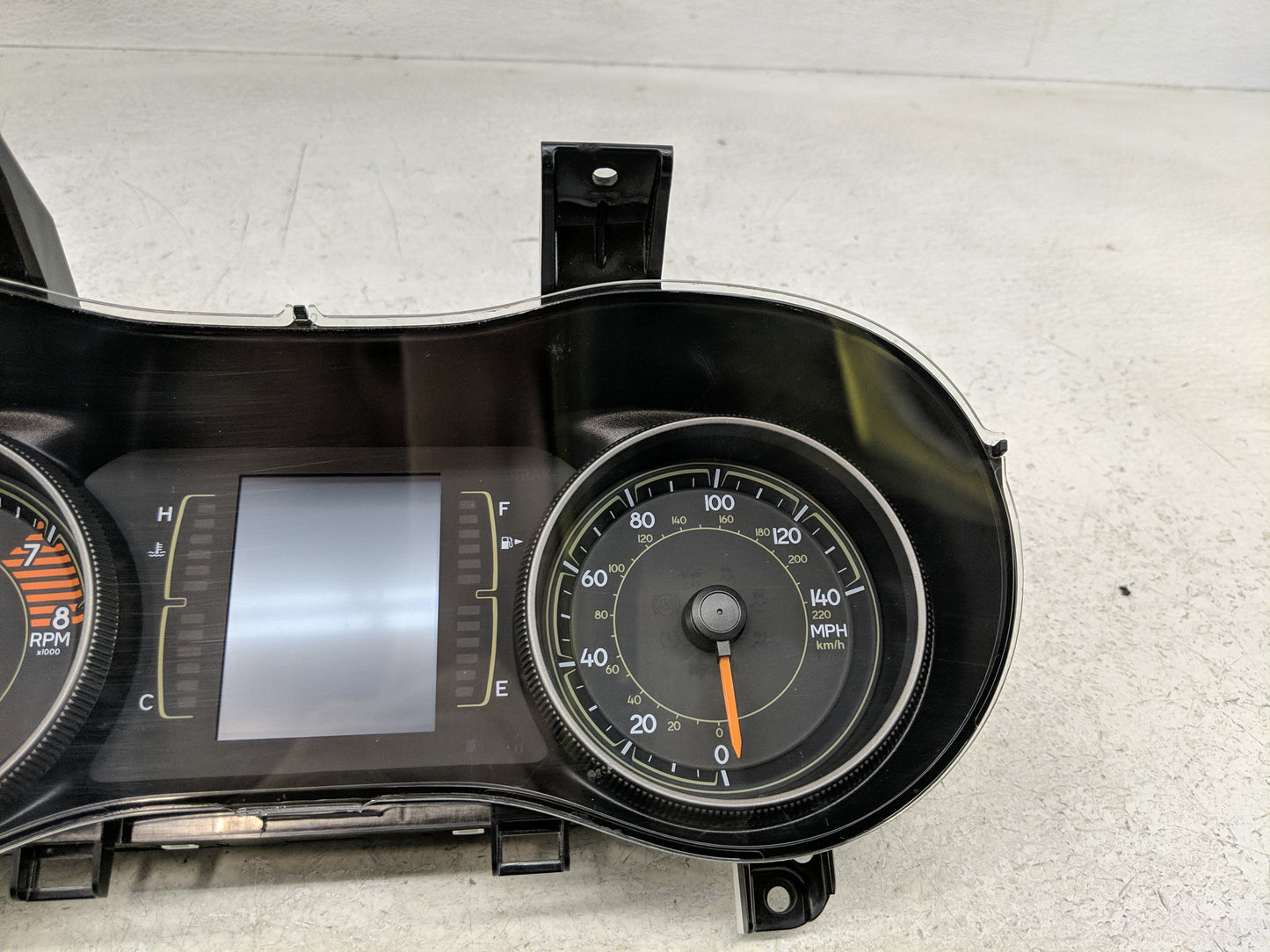 2019 Jeep Cherokee Instrument Cluster Speedometer Gauges P/N:P68379590AH Fits OEM Used Auto Parts - Oemusedautoparts1.com