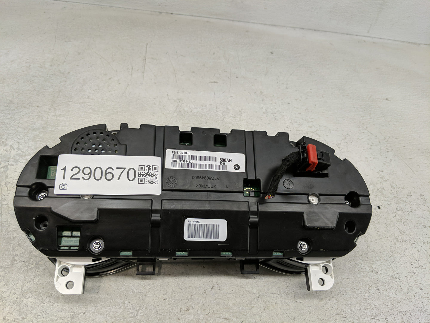 2019 Jeep Cherokee Instrument Cluster Speedometer Gauges P/N:P68379590AH Fits OEM Used Auto Parts - Oemusedautoparts1.com