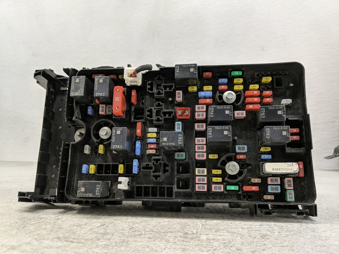 2019 Jeep Cherokee Fusebox Fuse Box Panel Relay Module P/N:68351951 AC Fits OEM Used Auto Parts - Oemusedautoparts1.com