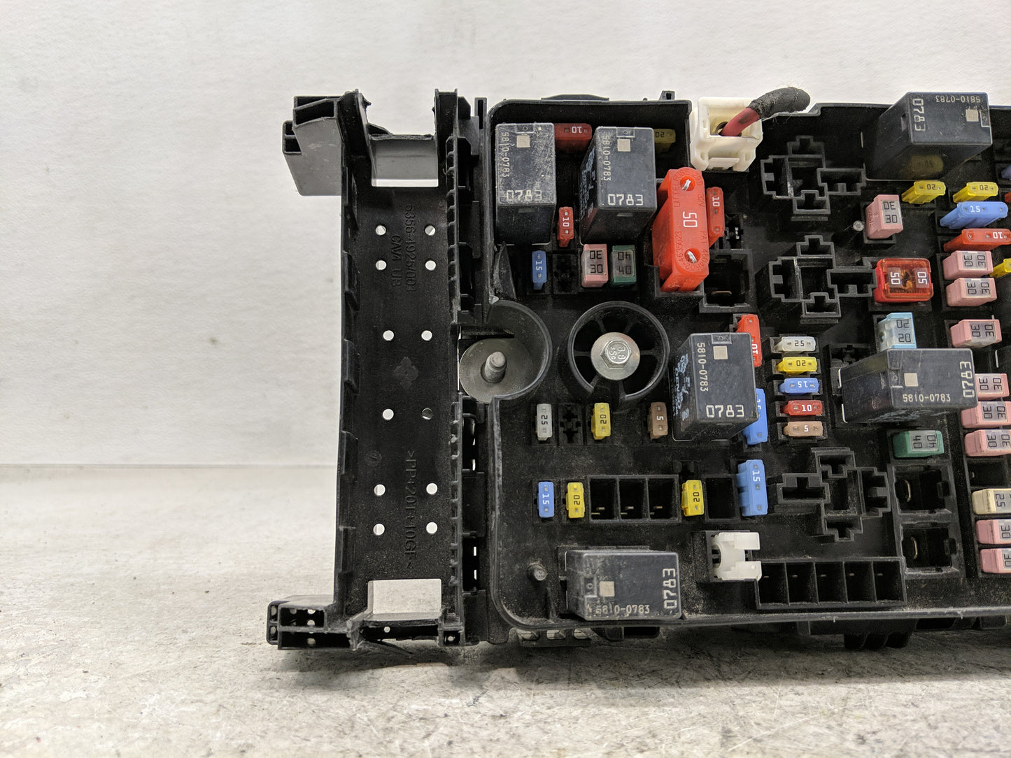 2019 Jeep Cherokee Fusebox Fuse Box Panel Relay Module P/N:68351951 AC Fits OEM Used Auto Parts - Oemusedautoparts1.com
