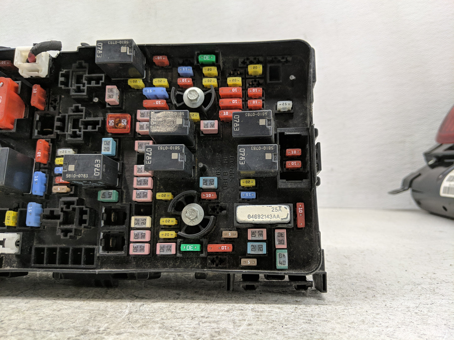 2019 Jeep Cherokee Fusebox Fuse Box Panel Relay Module P/N:68351951 AC Fits OEM Used Auto Parts - Oemusedautoparts1.com