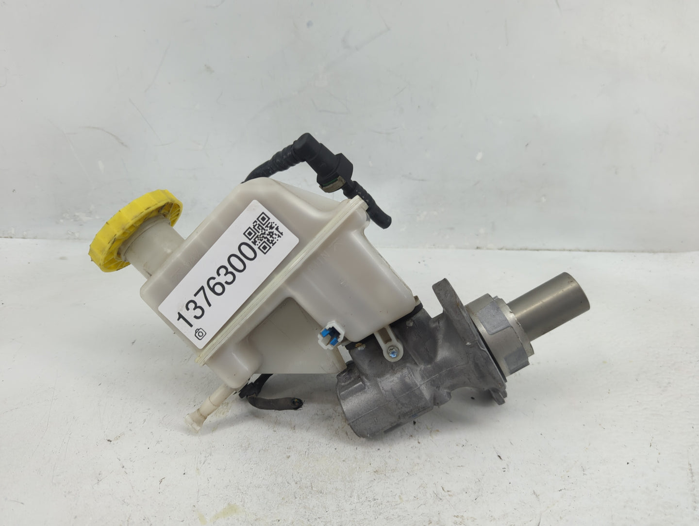 2019-2022 Jeep Cherokee Brake Master Cylinder - Oemusedautoparts1.com