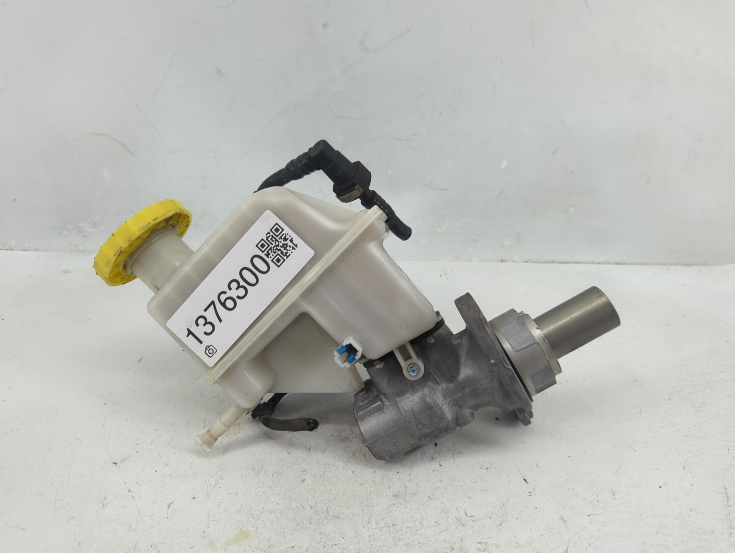 2019-2022 Jeep Cherokee Brake Master Cylinder - Oemusedautoparts1.com