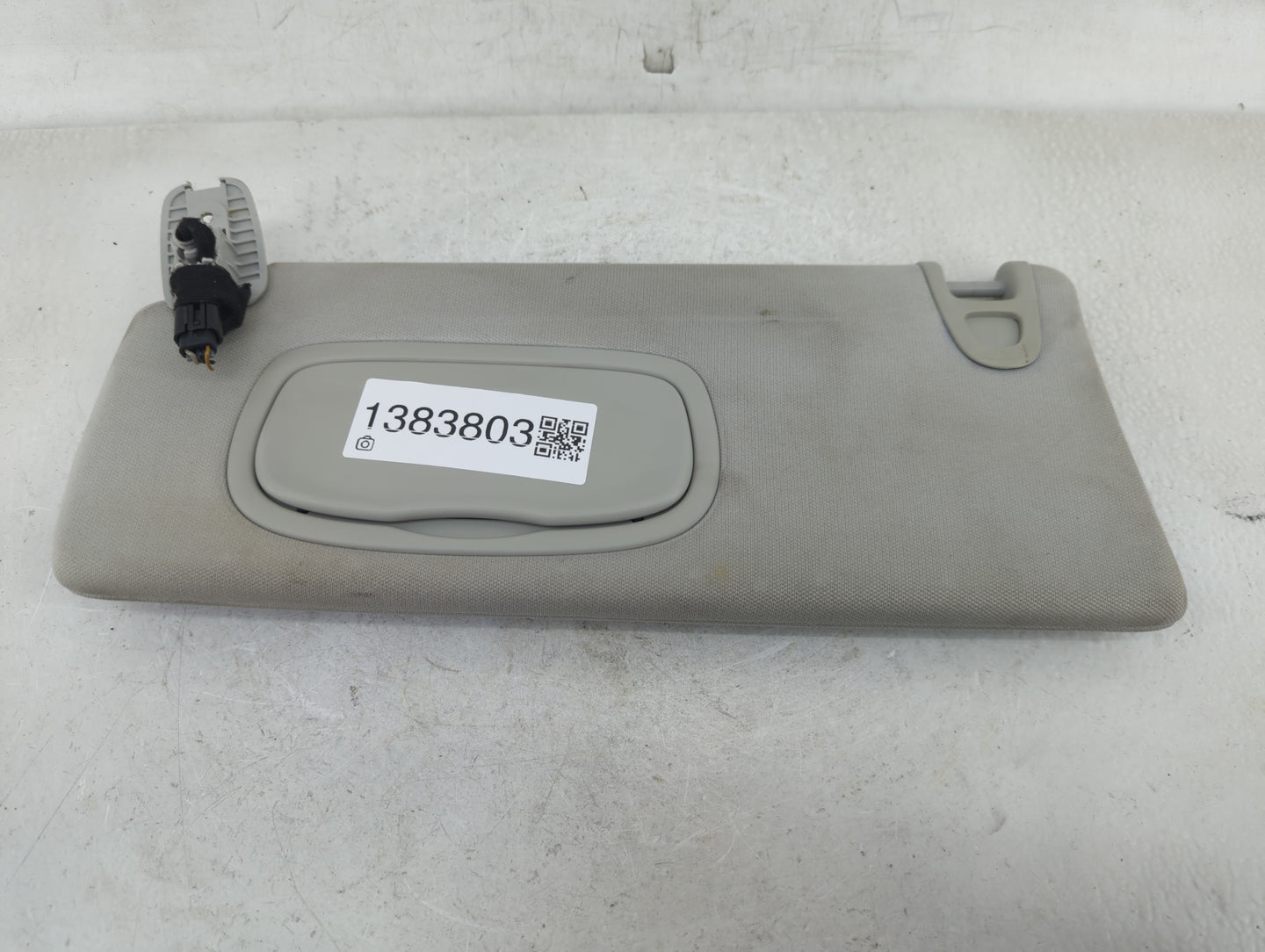 2019-2022 Jeep Cherokee Sun Visor Shade Replacement Driver Left Mirror Fits Fits 2019 2020 2021 2022 OEM Used Auto Parts - O