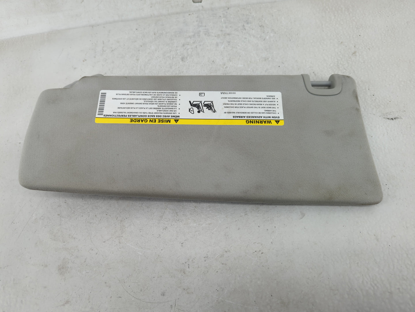 2019-2022 Jeep Cherokee Sun Visor Shade Replacement Passenger Right Mirror Fits Fits 2019 2020 2021 2022 OEM Used Auto Parts