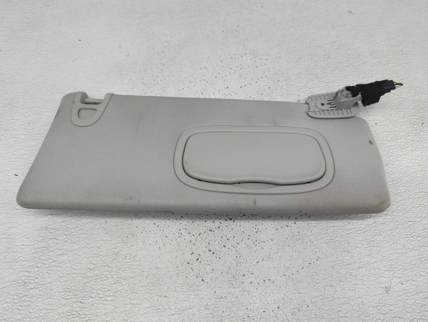 2019-2022 Jeep Cherokee Sun Visor Shade Replacement Passenger Right Mirror Fits Fits 2019 2020 2021 2022 OEM Used Auto Parts