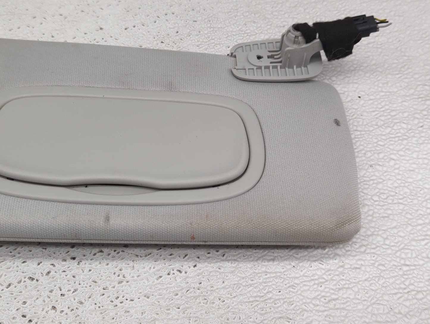 2019-2022 Jeep Cherokee Sun Visor Shade Replacement Passenger Right Mirror Fits Fits 2019 2020 2021 2022 OEM Used Auto Parts