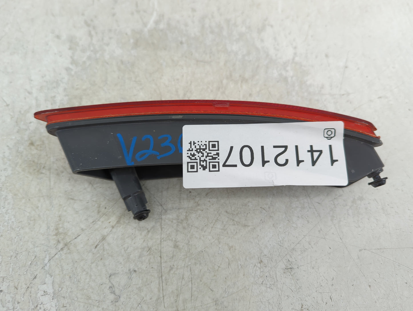 2019-2022 Jeep Cherokee Tail Light Assembly Passenger Right OEM P/N:68275962AC Fits Fits 2019 2020 2021 2022 OEM Used Auto P