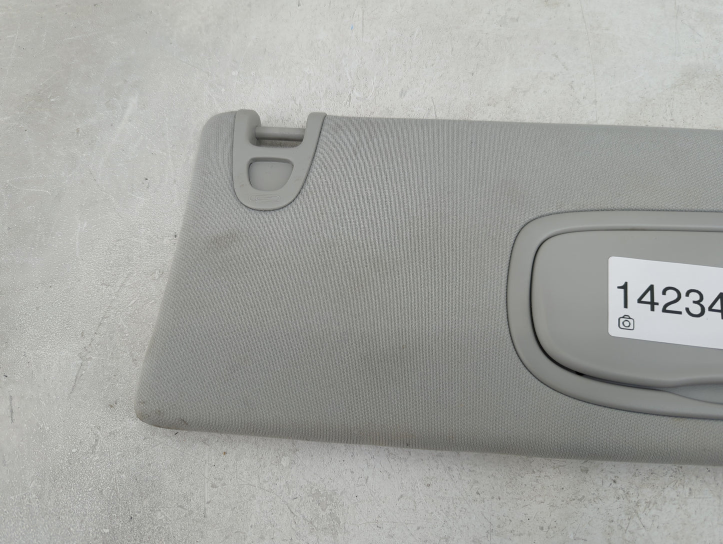 2019-2022 Jeep Cherokee Sun Visor Shade Replacement Passenger Right Mirror Fits Fits 2019 2020 2021 2022 OEM Used Auto Parts