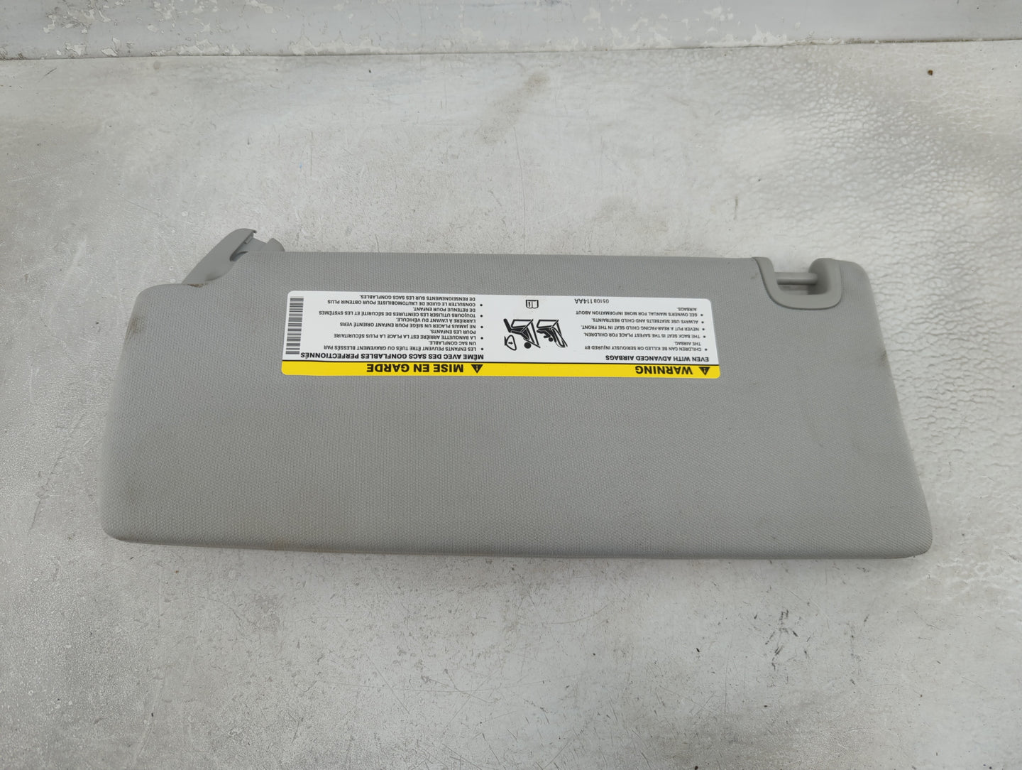 2019-2022 Jeep Cherokee Sun Visor Shade Replacement Passenger Right Mirror Fits Fits 2019 2020 2021 2022 OEM Used Auto Parts