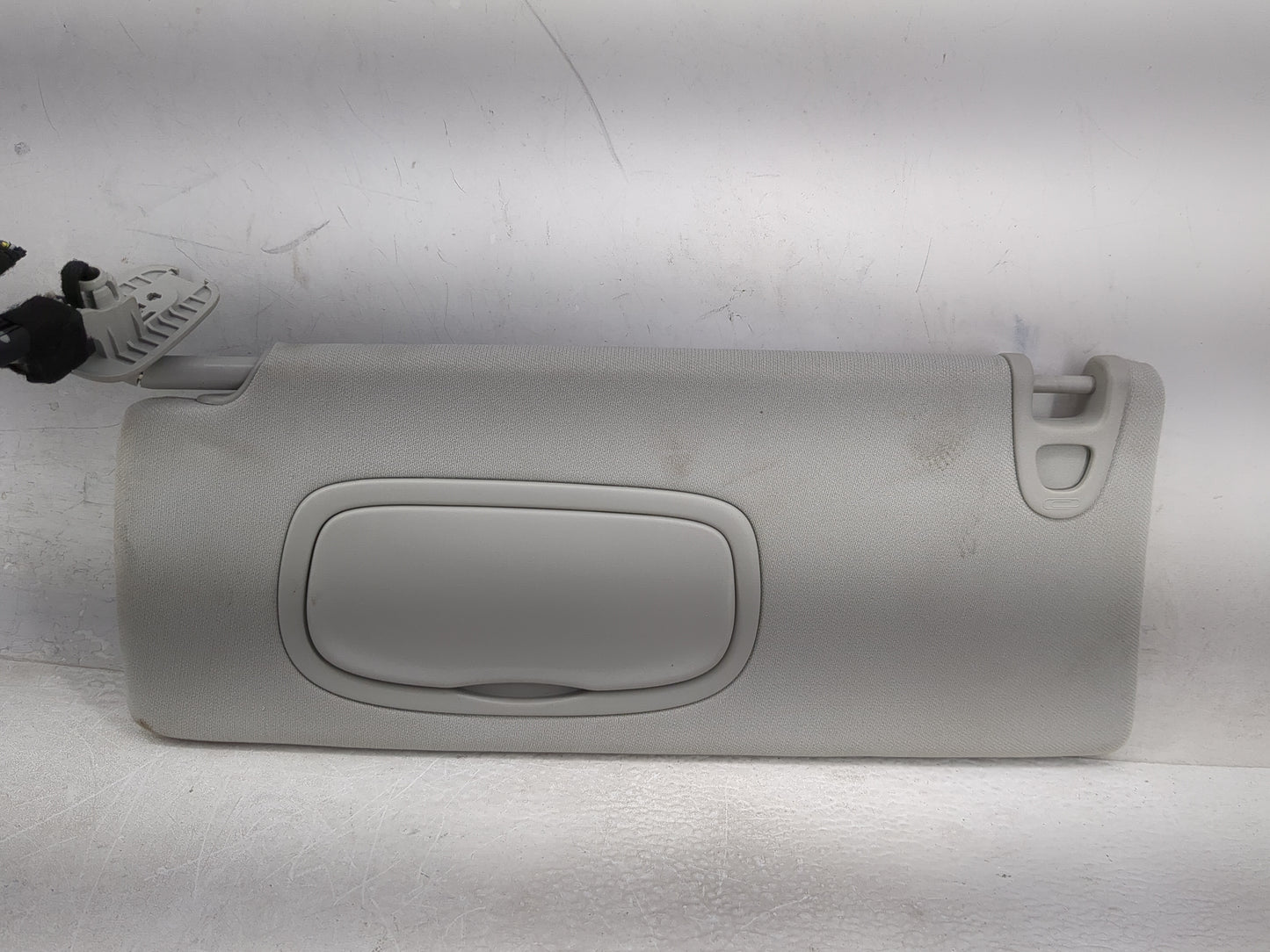 2019-2022 Jeep Cherokee Sun Visor Shade Replacement Driver Left Mirror Fits Fits 2019 2020 2021 2022 OEM Used Auto Parts - O