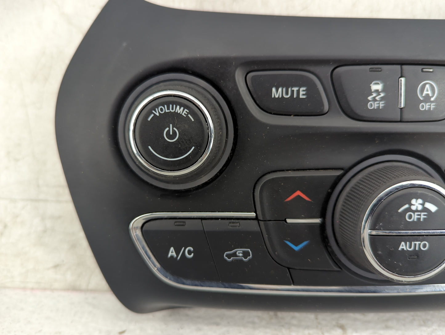 2019-2022 Jeep Cherokee Climate Control Module Temperature AC/Heater Replacement P/N:68285942AD Fits Fits 2019 2020 2021 202