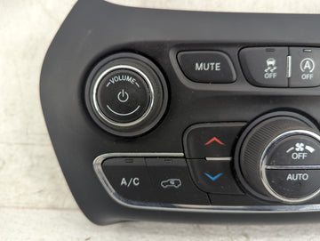 2019-2022 Jeep Cherokee Climate Control Module Temperature AC/Heater Replacement P/N:68285942AD Fits Fits 2019 2020 2021 2022 OEM Used Auto Parts