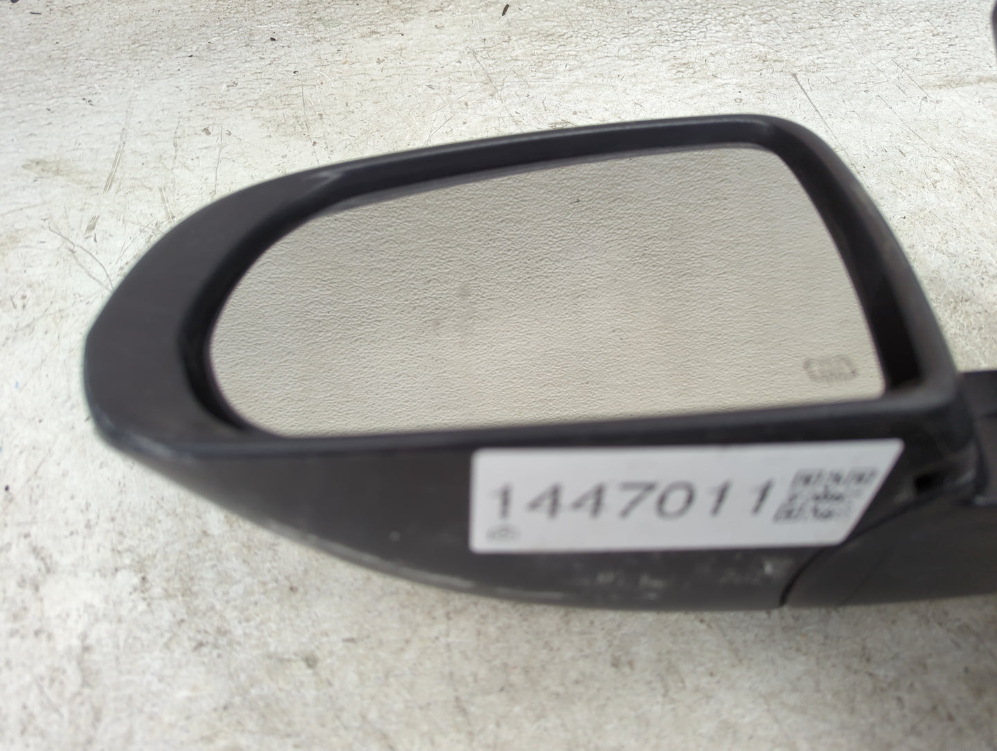 2014-2021 Jeep Cherokee Driver Side View Mirror - Left Door Mirror OEM Used - Oemusedautoparts1.com