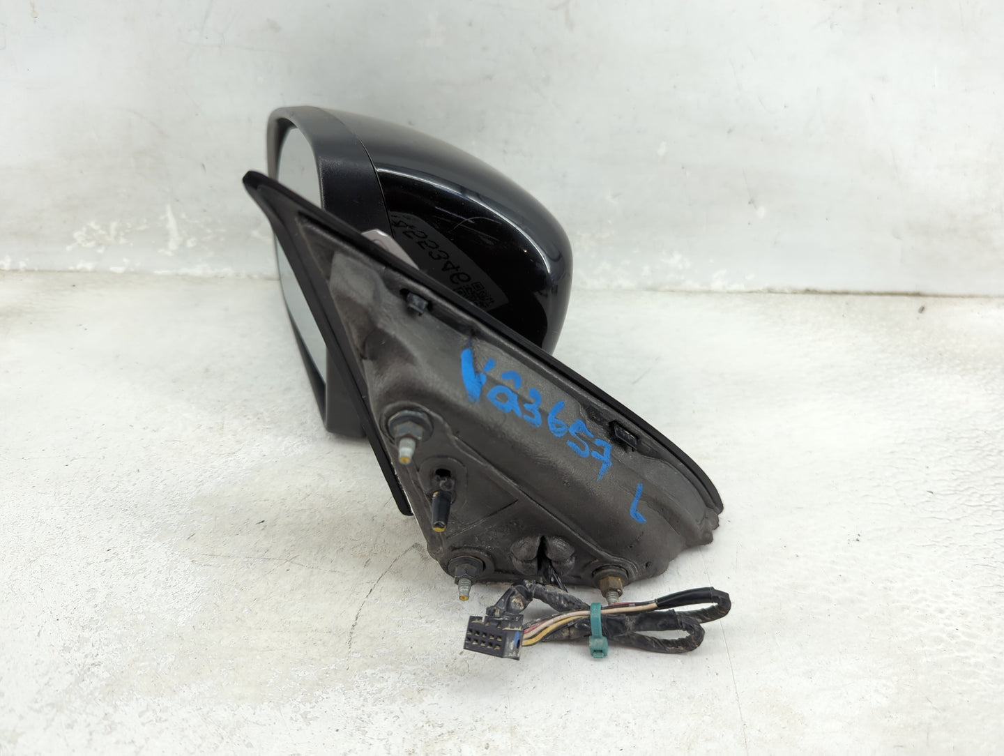 2014-2021 Jeep Cherokee Driver Side View Mirror - Left Door Mirror OEM Used - Oemusedautoparts1.com